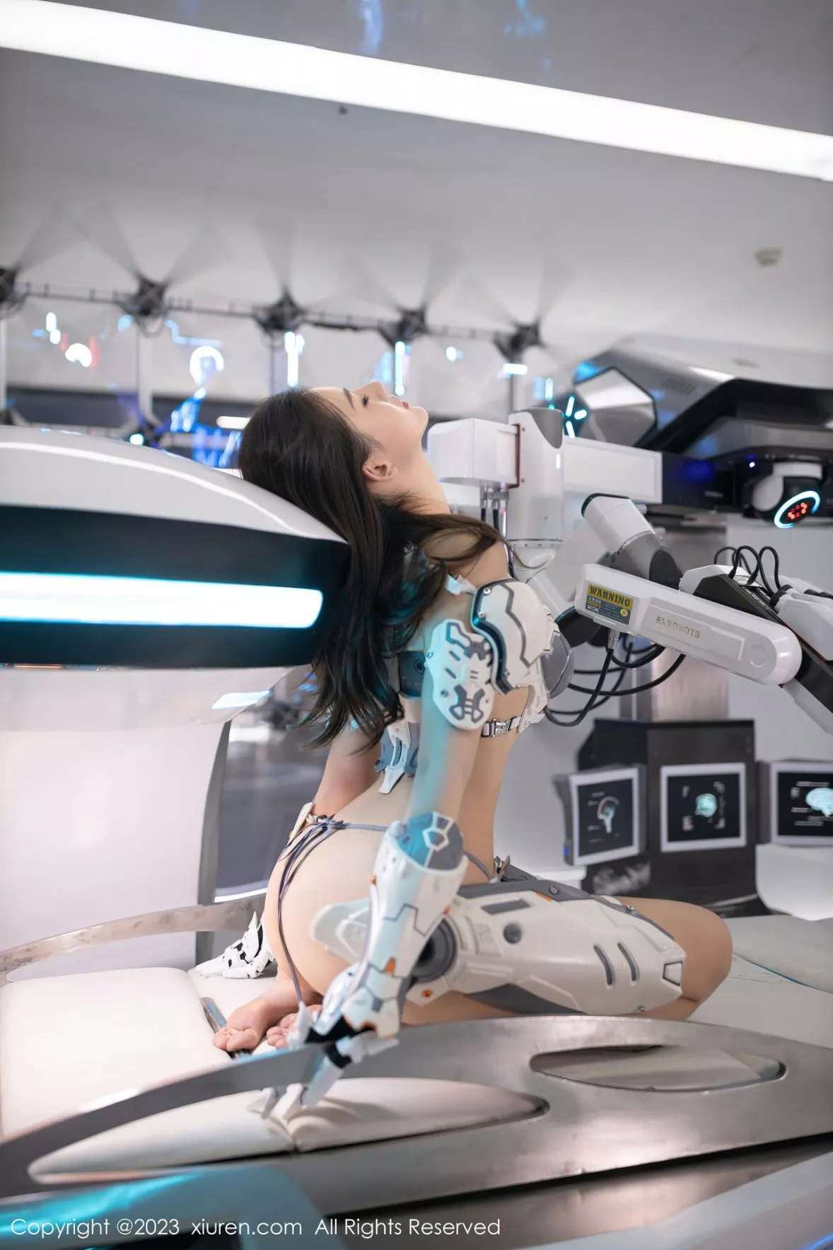 秀人集.com_[XiuRen秀人网]No.6173_模特就是阿朱啊实验室场景机器人装饰秀绝美身姿迷人诱惑写真90P
