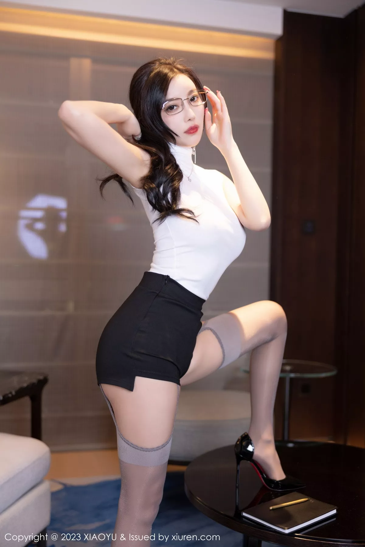 秀人集.com_[XiaoYu画语界]Vol.951_女神杨晨晨Yome白色半透紧身衣配灰丝吊袜秀丰满身材诱惑写真86P