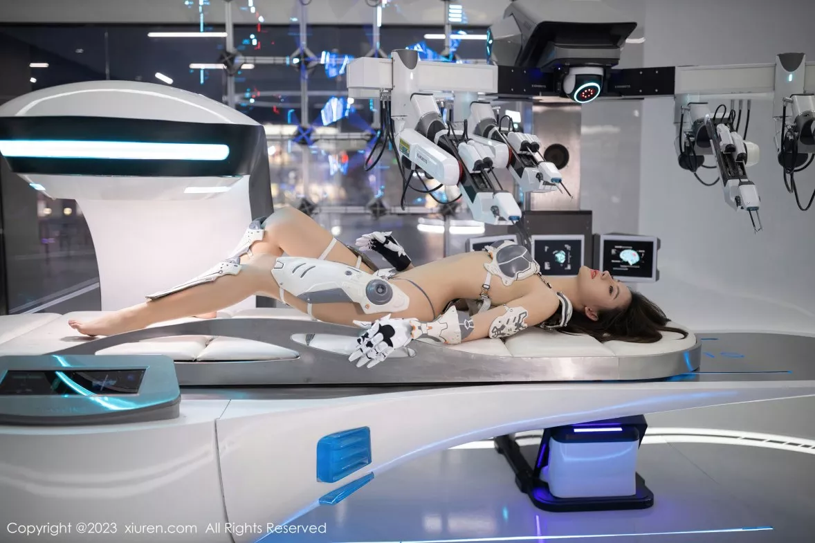 秀人集.com_[XiuRen秀人网]No.6173_模特就是阿朱啊实验室场景机器人装饰秀绝美身姿迷人诱惑写真90P