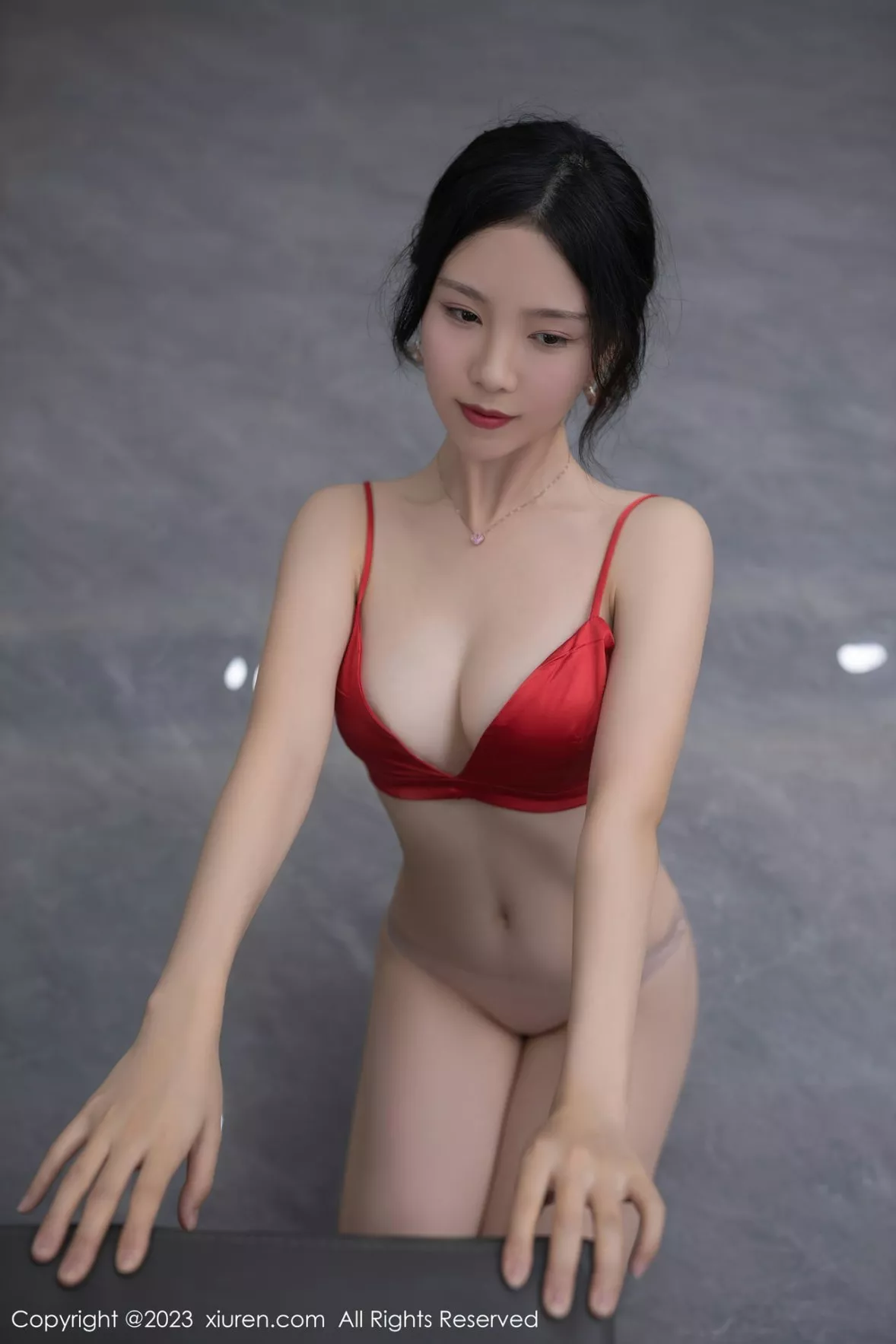 秀人集.com_[XiuRen秀人网]No.6189_模特利世女老板角色红色薄透上衣配红短裙露红色内衣诱惑写真73P