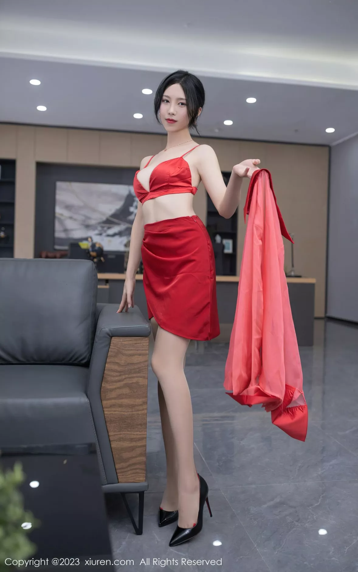 秀人集.com_[XiuRen秀人网]No.6189_模特利世女老板角色红色薄透上衣配红短裙露红色内衣诱惑写真73P