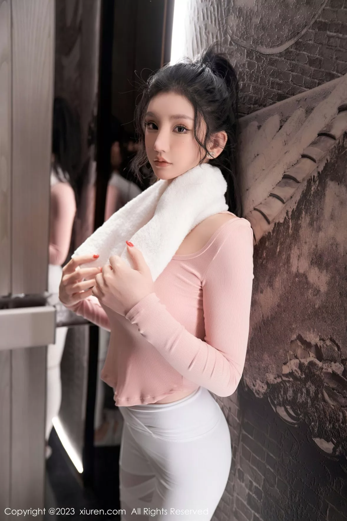 秀人集.com_[XiuRen秀人网]No.6285_女神周于希Sally澳门旅拍健身少女主题超薄肉丝秀翘臀诱惑写真80P