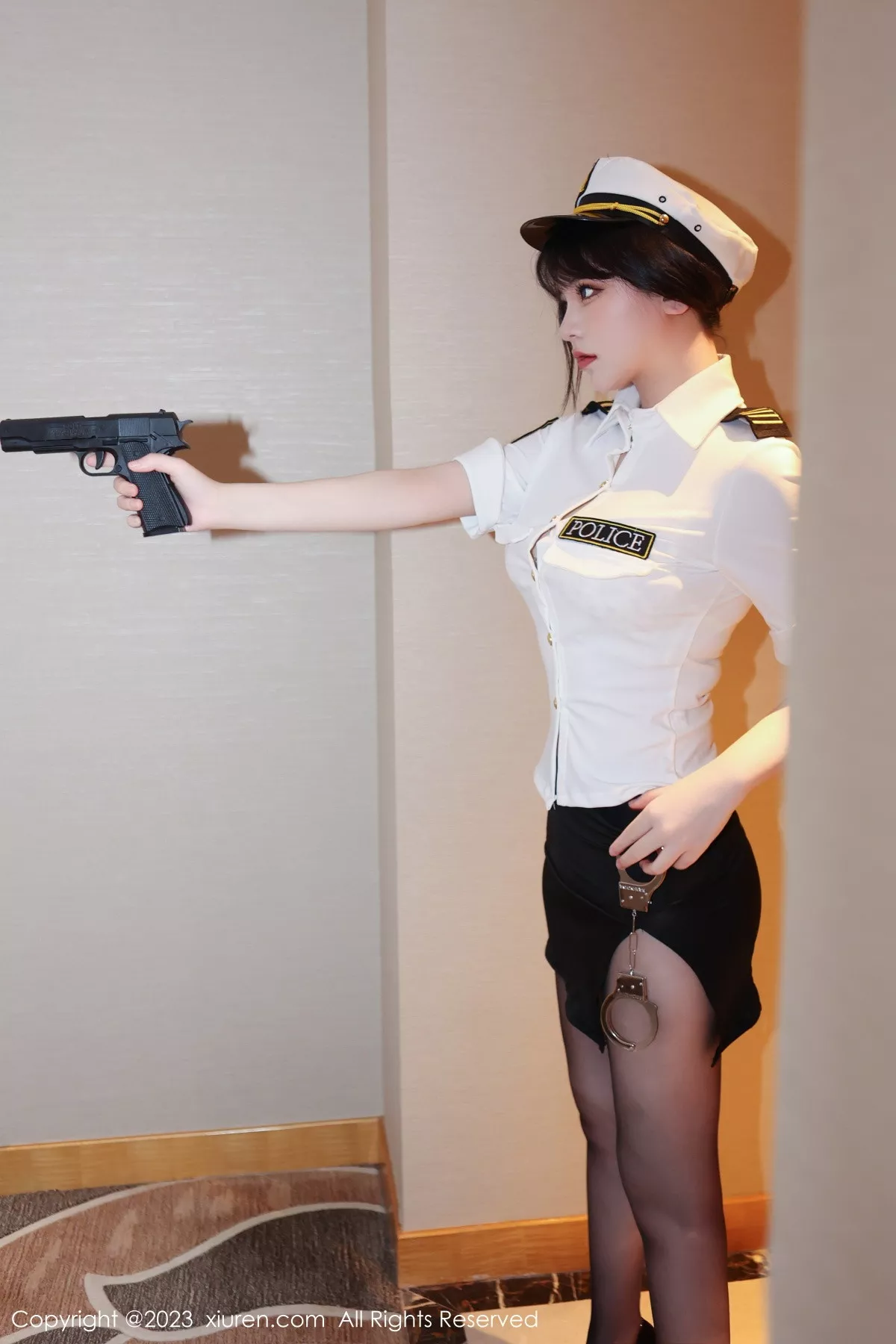 秀人集.com_[XiuRen秀人网]No.6328_模特桃桃子情趣警察制服露淡黄色蕾丝内衣秀曼妙身姿诱惑写真92P