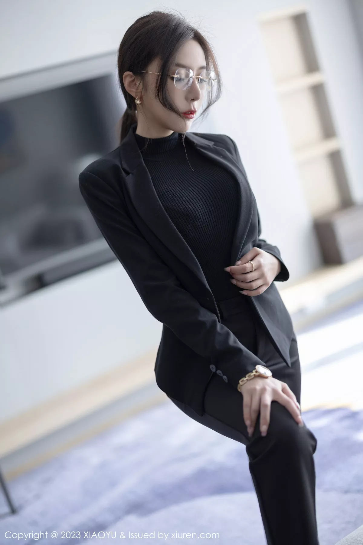 秀人集.com_[XiaoYu画语界]Vol.974_女神王馨瑶yanni性感黑色Ol装露黑色蕾丝内衣超薄黑丝诱惑写真93P