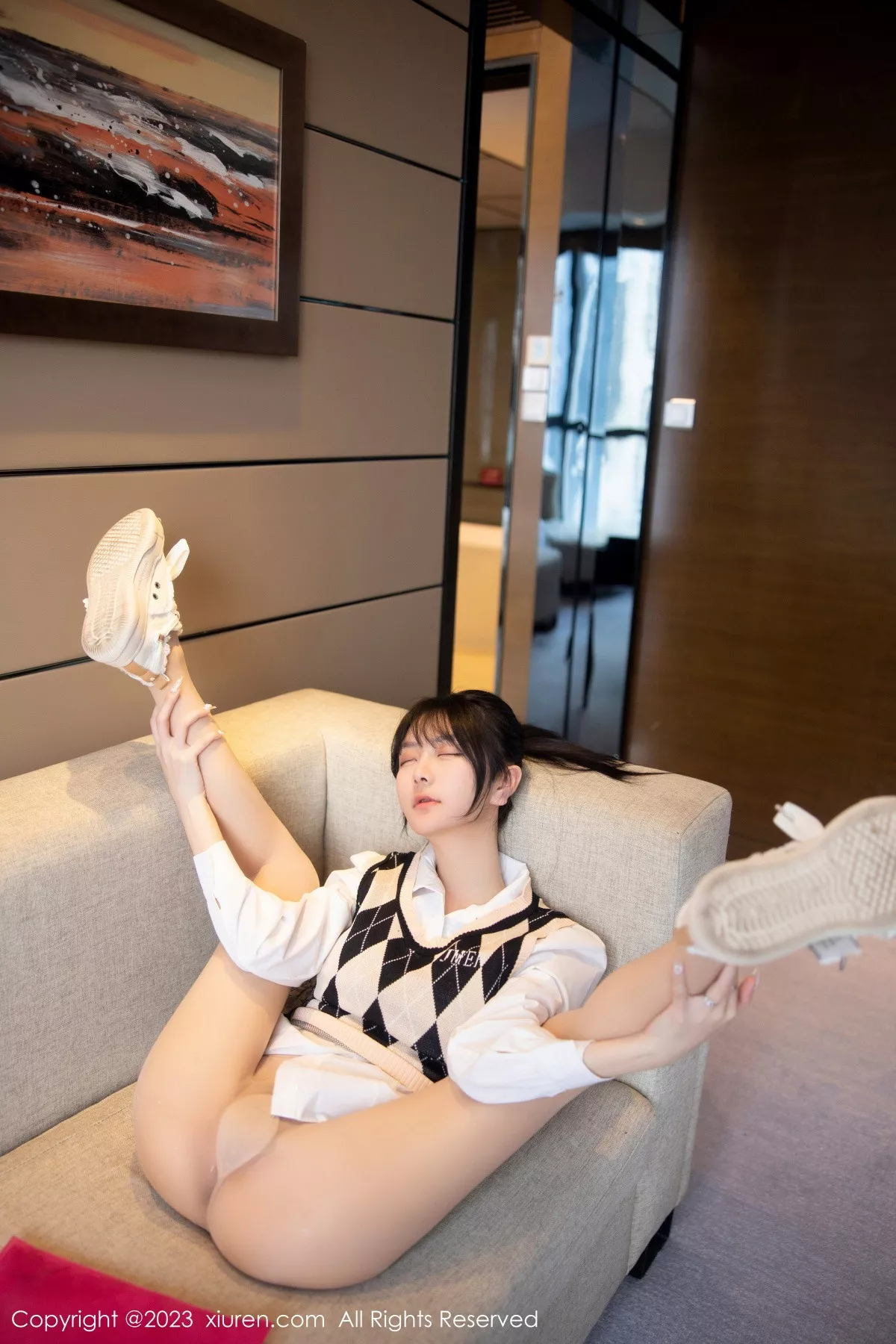 秀人集.com_[XiuRen秀人网]No.6329_模特谢小蒽私房半脱露粉色蕾丝内衣配超薄无内肉丝惹火诱惑写真94P