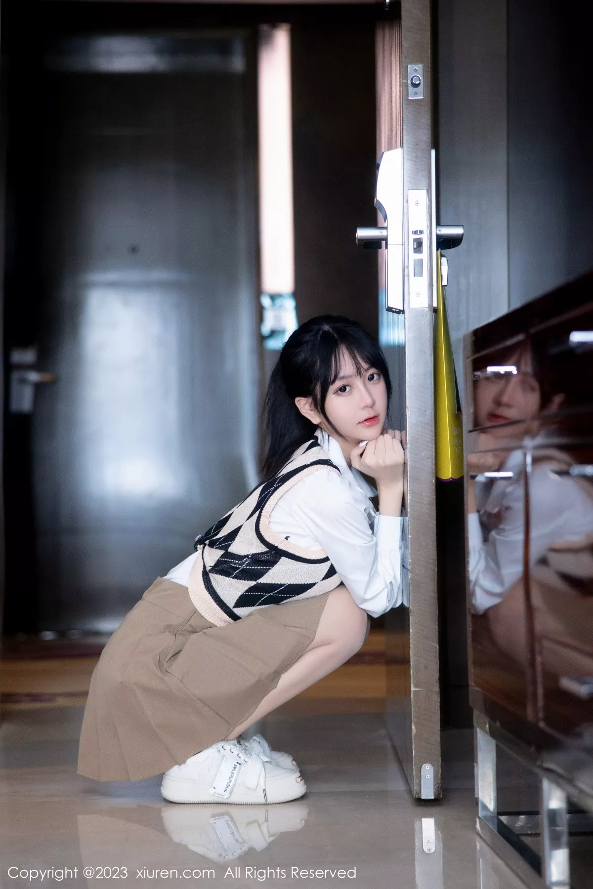 秀人集.com_[XiuRen秀人网]No.6329_模特谢小蒽私房半脱露粉色蕾丝内衣配超薄无内肉丝惹火诱惑写真94P