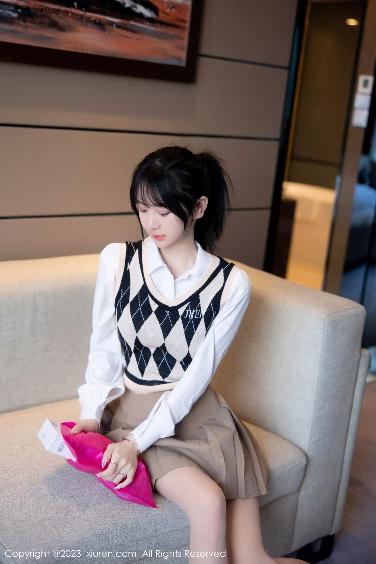 秀人集.com_[XiuRen秀人网]No.6329_模特谢小蒽私房半脱露粉色蕾丝内衣配超薄无内肉丝惹火诱惑写真94P