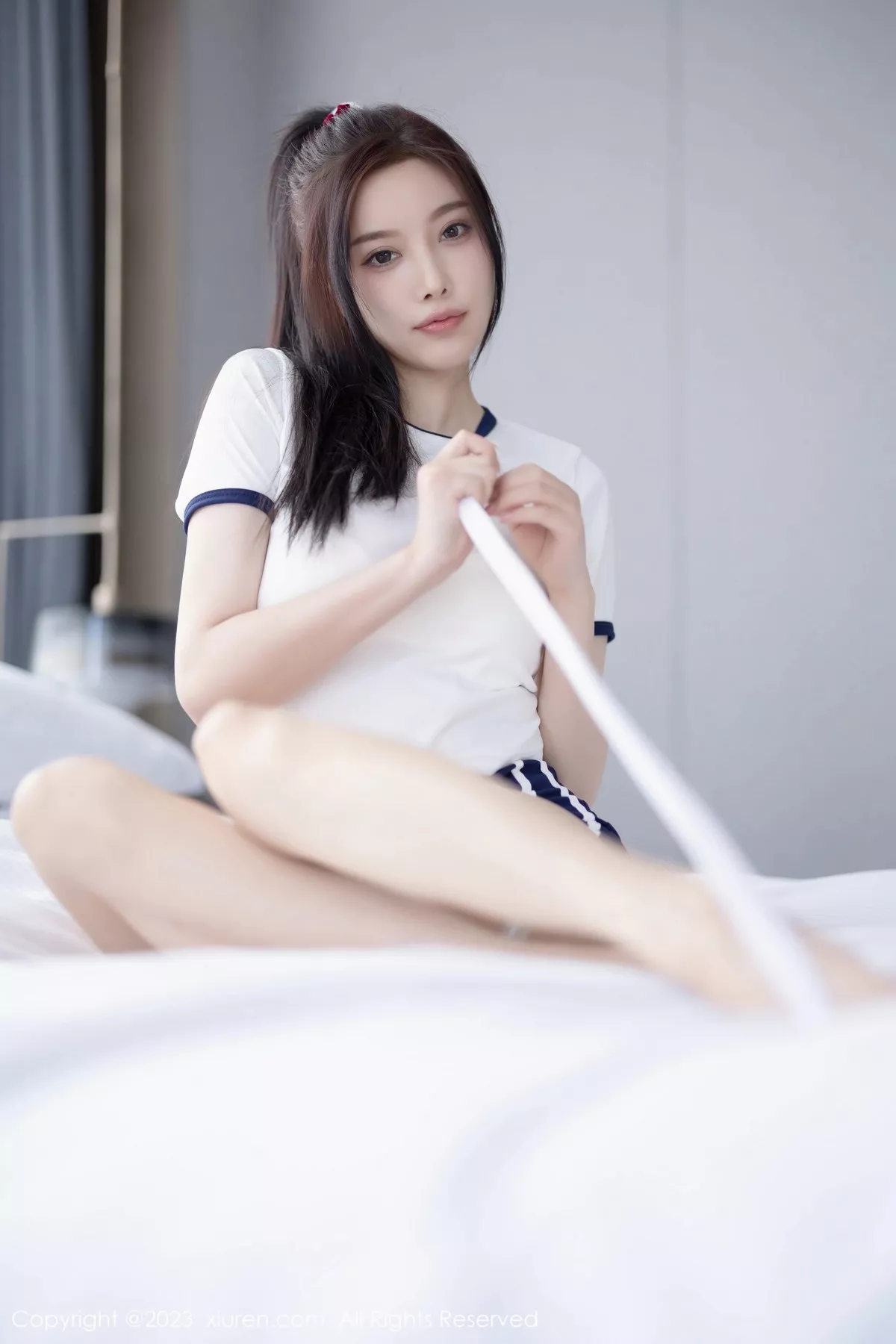 秀人集.com_[XiuRen秀人网]No.6337_女神杨晨晨Yome白色收身衣配蓝色短裤秀丰腴身材完美诱惑写真86P