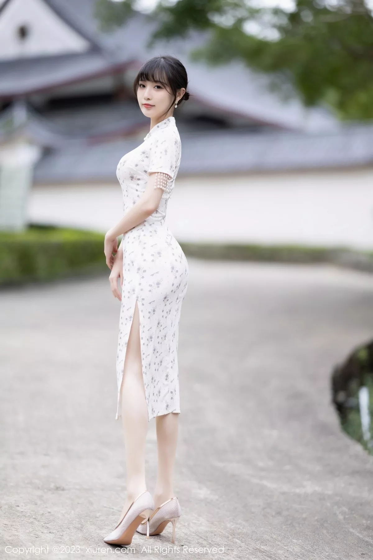 秀人集.com_[XiuRen秀人网]No.6346_模特林星阑海南旅拍性感浅色短款旗袍露浅粉色蕾丝内衣迷人写真85P