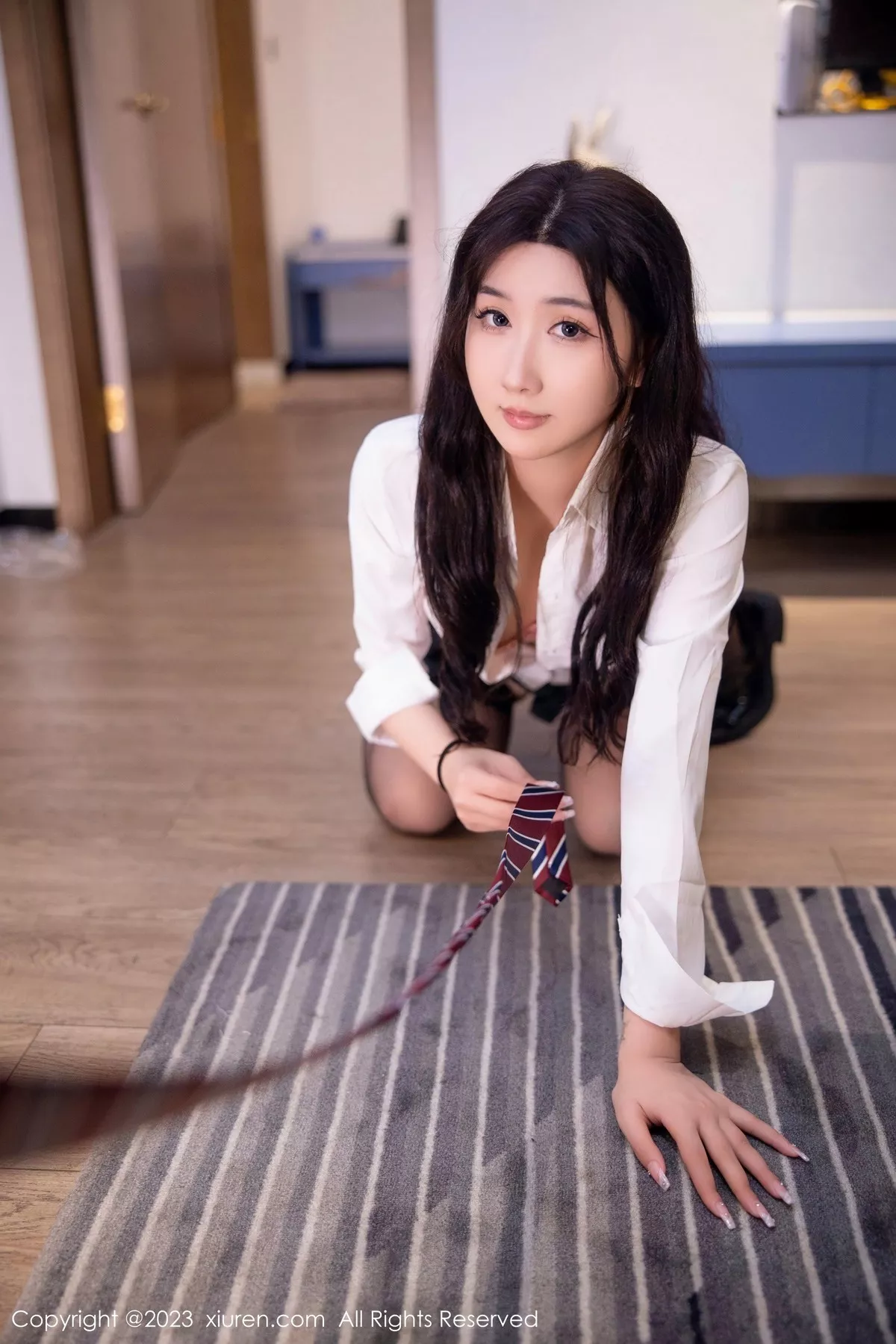 秀人集.com_[XiuRen秀人网]No.6350_模特江真真性感白T配黑短裙露粉色蕾丝内衣黑丝吊袜诱惑写真90P