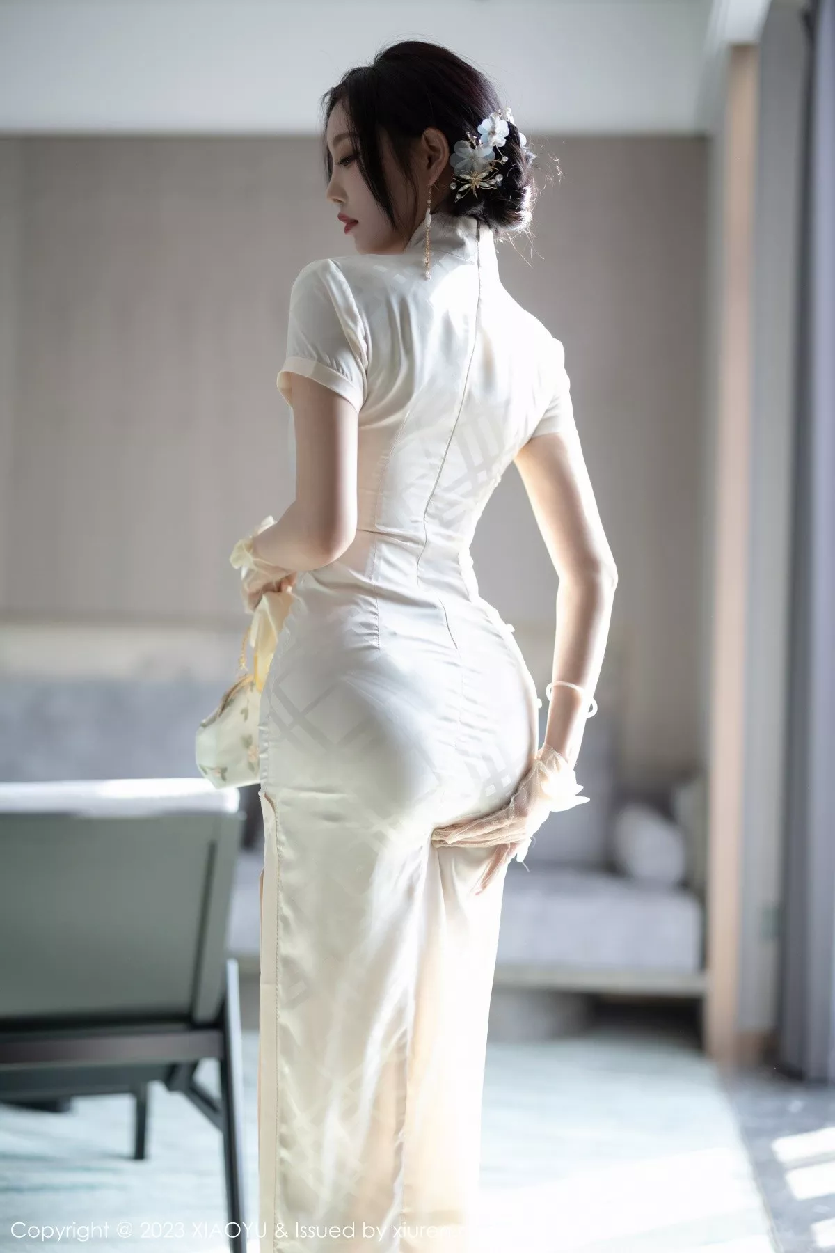 秀人集.com_[XiaoYu画语界]Vol.978_女神杨晨晨Yome性感白色典雅旗袍配白丝袜秀丰腴身材诱惑写真85P