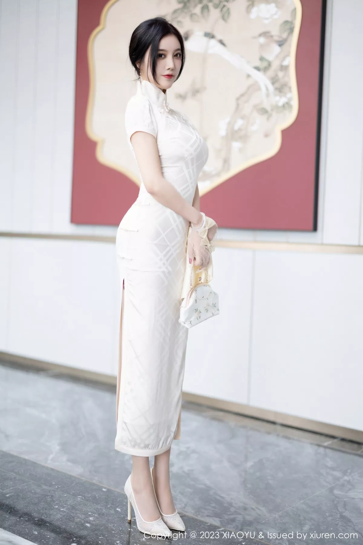 秀人集.com_[XiaoYu画语界]Vol.978_女神杨晨晨Yome性感白色典雅旗袍配白丝袜秀丰腴身材诱惑写真85P