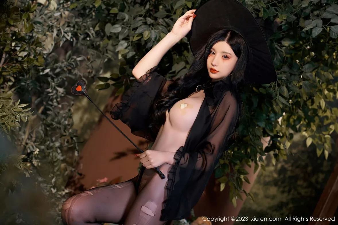 秀人集.com_[XiuRen秀人网]No.6362_女神周于希Sally女巫的救赎主题半脱露豪乳遮点惹火诱惑写真71P