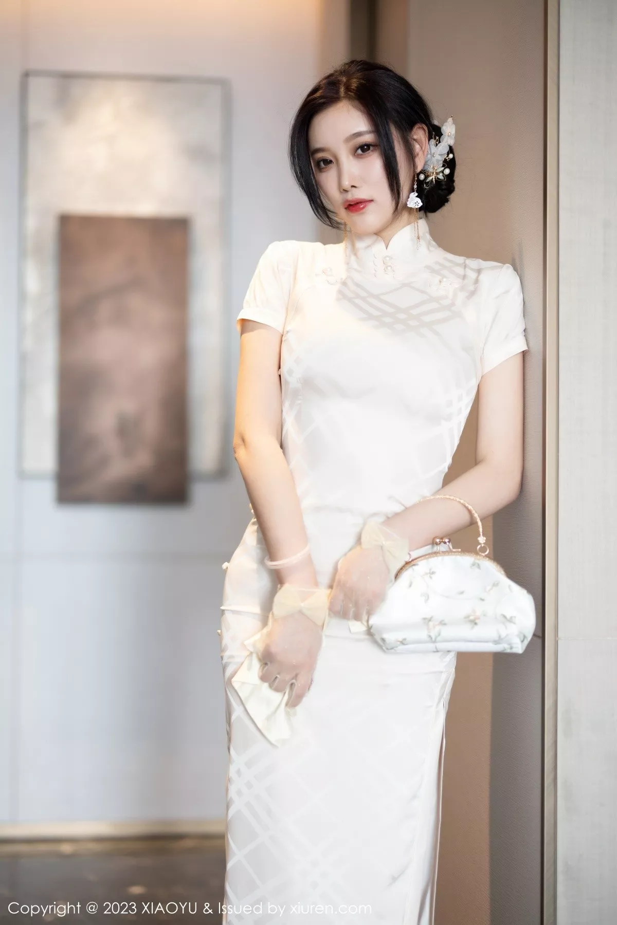 秀人集.com_[XiaoYu画语界]Vol.978_女神杨晨晨Yome性感白色典雅旗袍配白丝袜秀丰腴身材诱惑写真85P