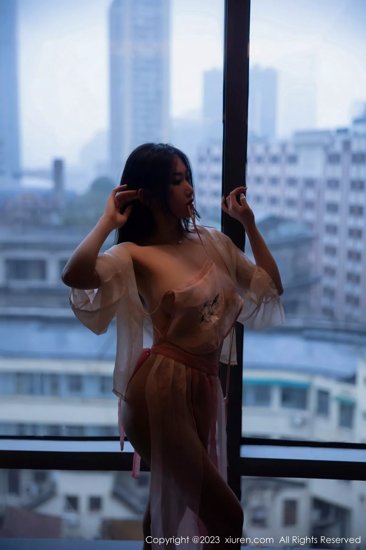 秀人集.com_[XiuRen秀人网]No.6369_新人模特李佳芮cherie性感粉色薄透古装服饰秀惹火身材诱惑写真91P