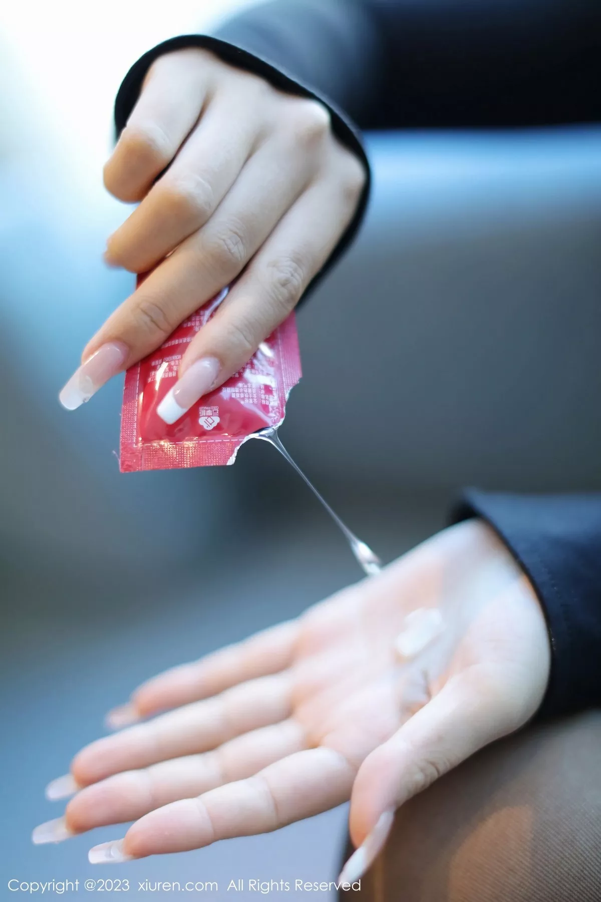 秀人集.com_[XiuRen秀人网]No.6380_模特司柠性感黑色轻透高开叉服饰配黑丝袜秀曼妙身姿诱惑写真79P