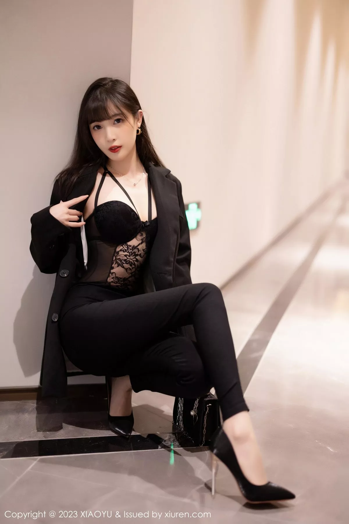 秀人集.com_[XiaoYu画语界]Vol.981_模特林星阑性感黑色连体蕾丝内衣配原色丝袜秀曼妙身姿诱惑写真87P