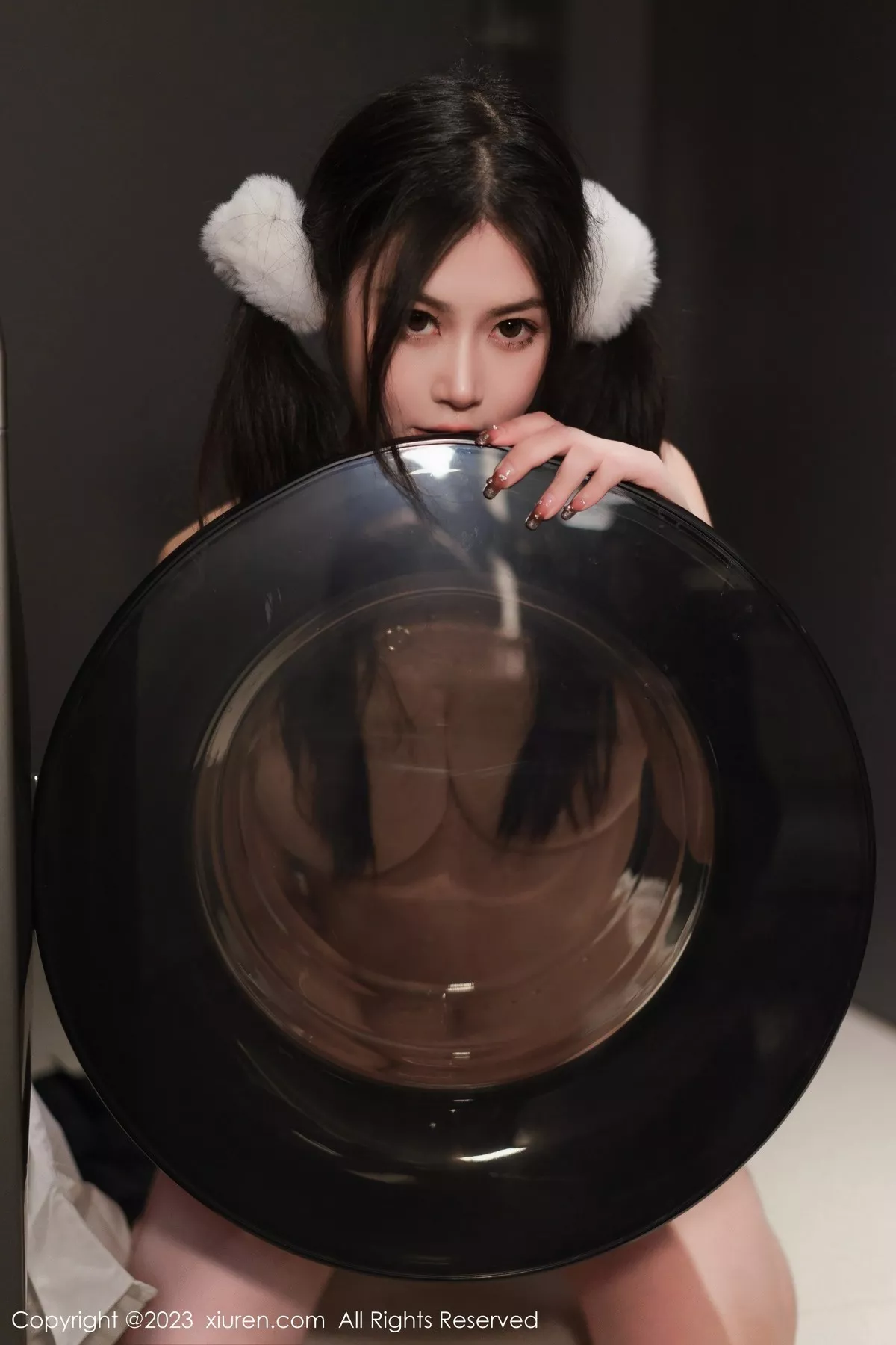 秀人集.com_[XiuRen秀人网]No.6397_模特laura阿姣泰国旅拍白色上衣配黑短裙露蕾丝边内衣诱惑写真81P