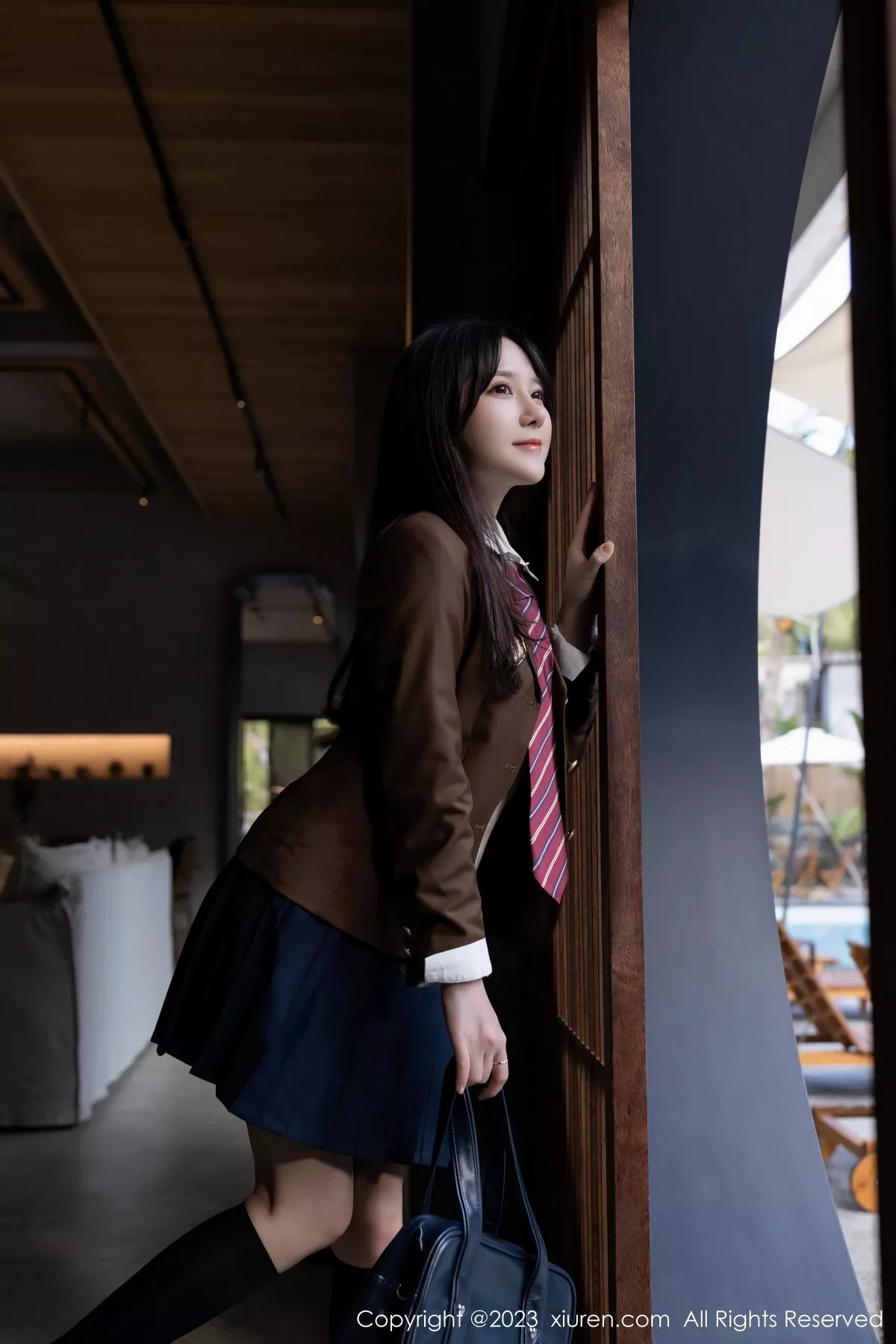 秀人集.com_[XiuRen秀人网]No.6400_模特鱼子酱Fish性感学妹装扮白T配深蓝短裙秀曼妙身姿诱惑写真82P