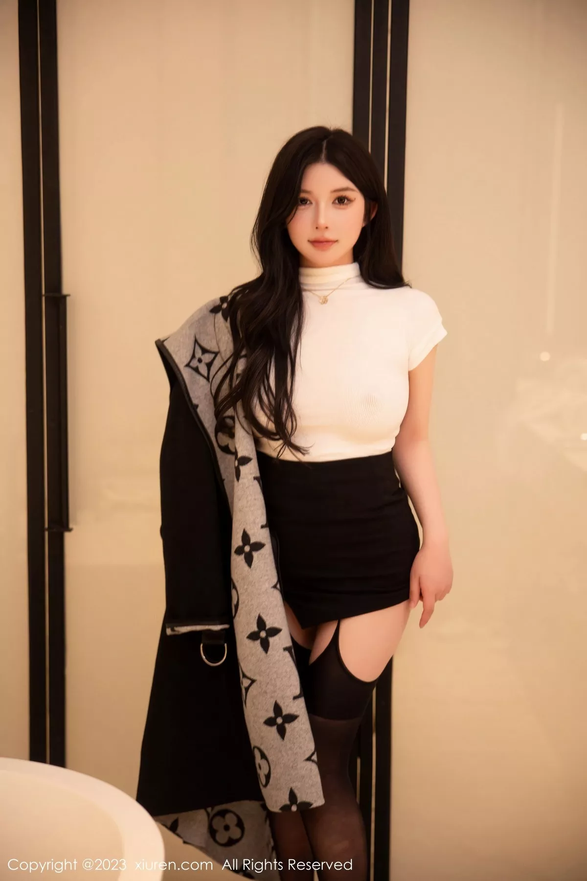 秀人集.com_[XiuRen秀人网]No.6394_模特林珊珊白色轻透上衣配黑短裙魅惑黑丝秀曼妙身姿迷人写真103P