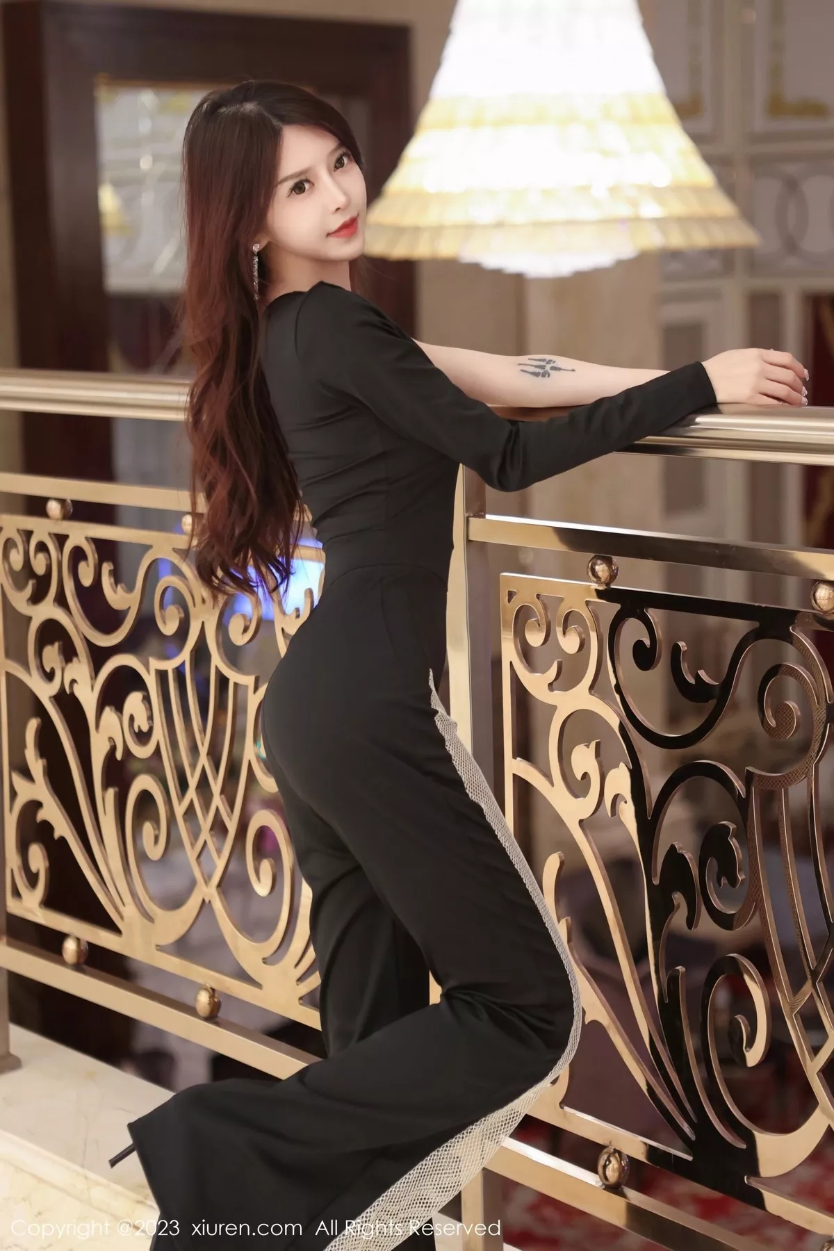 秀人集.com_[XiuRen秀人网]No.6417_模特玉兔miki脱黑色简约套装露黑色蕾丝内衣超薄黑丝诱惑写真95P