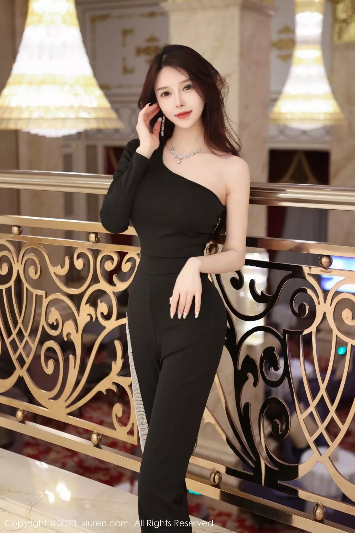 秀人集.com_[XiuRen秀人网]No.6417_模特玉兔miki脱黑色简约套装露黑色蕾丝内衣超薄黑丝诱惑写真95P