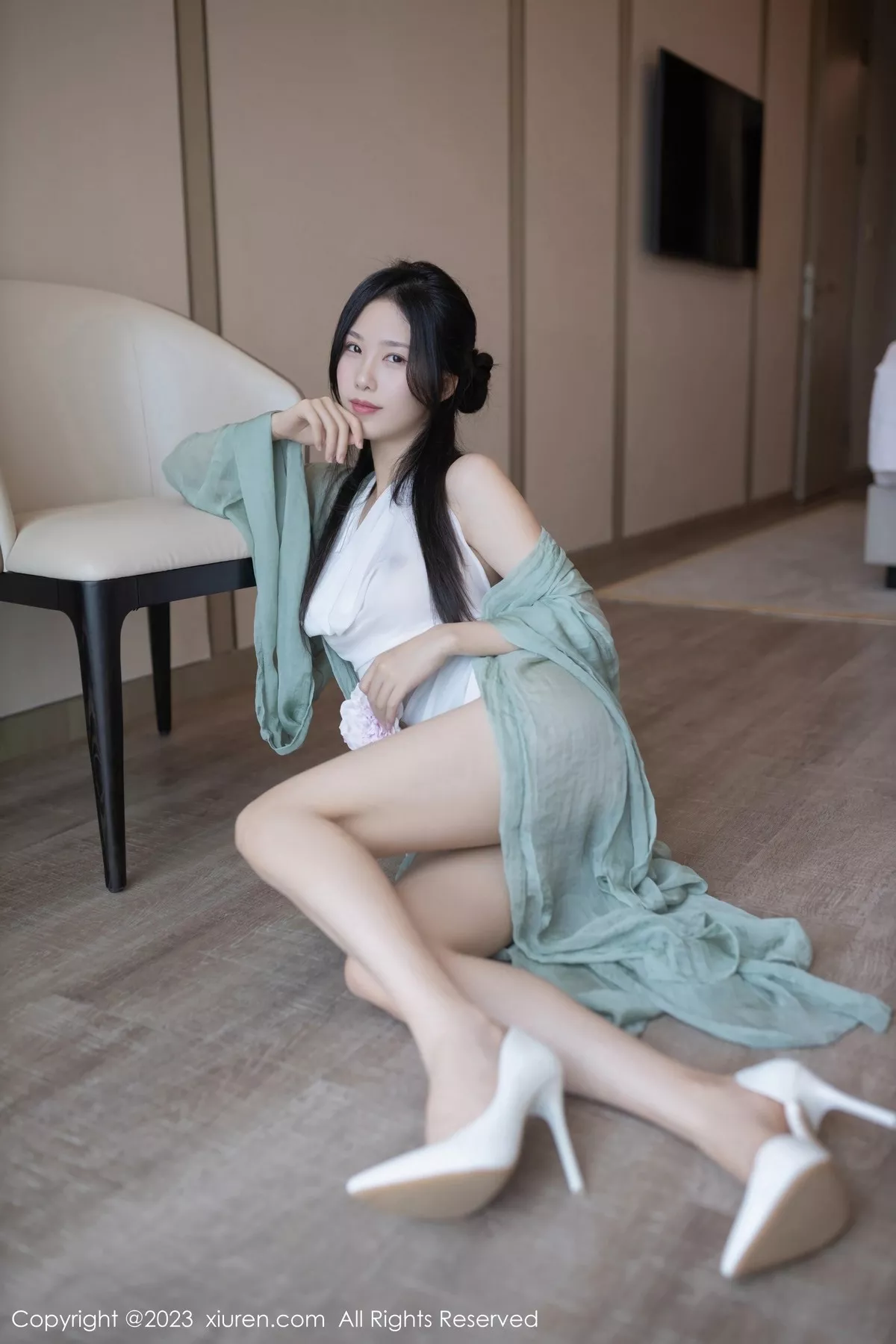 秀人集.com_[XiuRen秀人网]No.6420_模特利世性感绿色古装服饰配白色薄纱秀曼妙身姿迷人诱惑写真74P