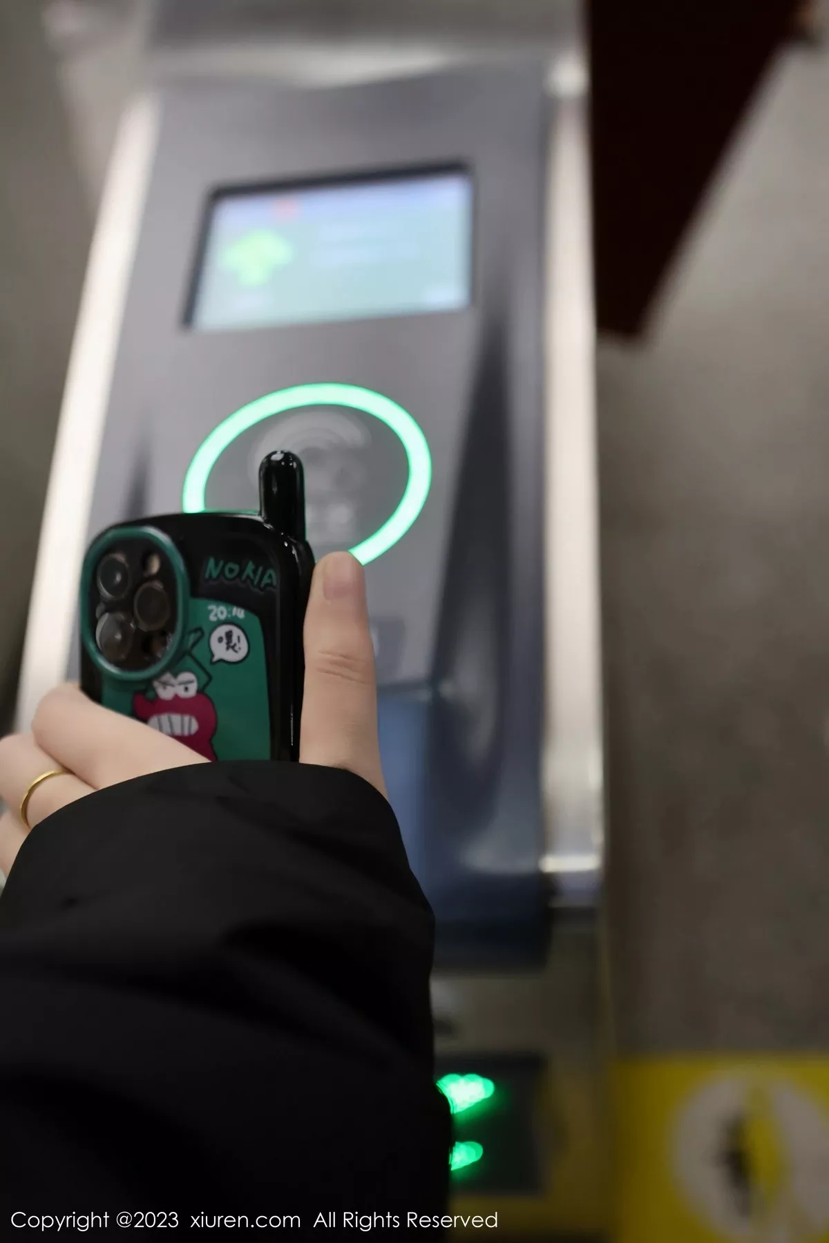 秀人集.com_[XiuRen秀人网]No.6421_模特王婉悠Queen性感浅黑色OL服露红色情趣内衣丰满诱惑写真93P