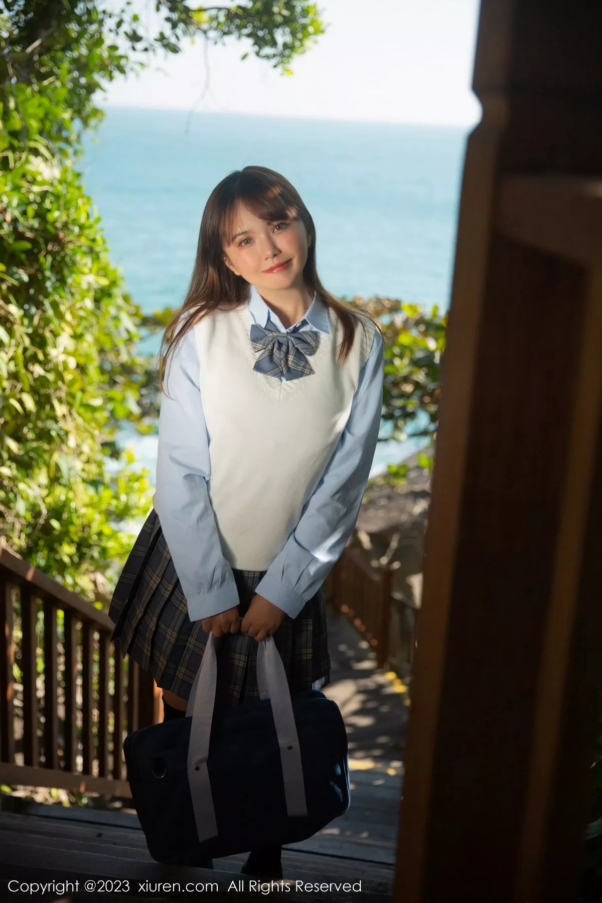 秀人集.com_[XiuRen秀人网]No.6423_模特张思允Nice海边场景淡蓝色上衣配格子裙露浅色内衣诱惑写真81P