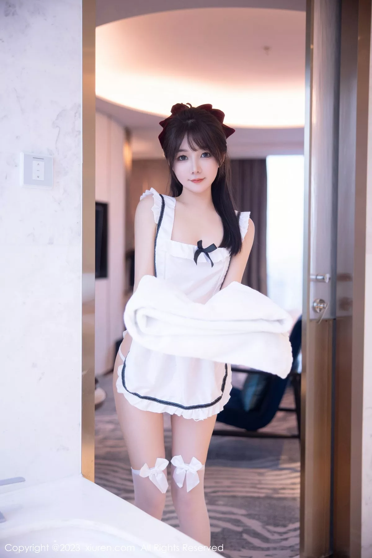 秀人集.com_[XiuRen秀人网]No.6299_模特婠婠么性感真空白色女仆配白丝袜秀曼妙身姿迷人诱惑写真78P