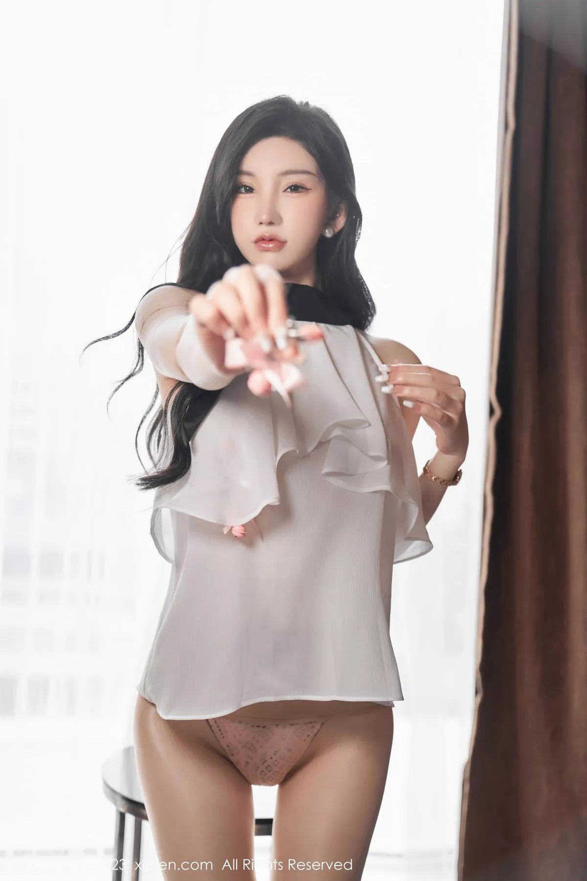 秀人集.com_[XiuRen秀人网]No.6435_女神周于希Sally澳门旅拍白色薄纱服饰配超薄肉丝撩人诱惑写真83P