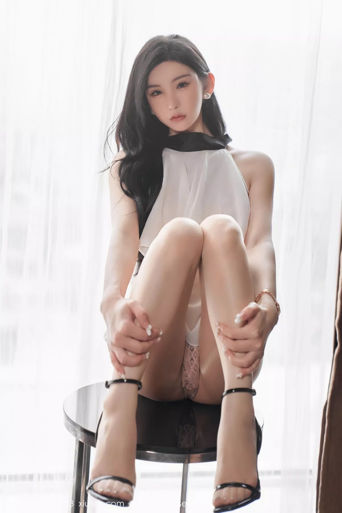 秀人集.com_[XiuRen秀人网]No.6435_女神周于希Sally澳门旅拍白色薄纱服饰配超薄肉丝撩人诱惑写真83P