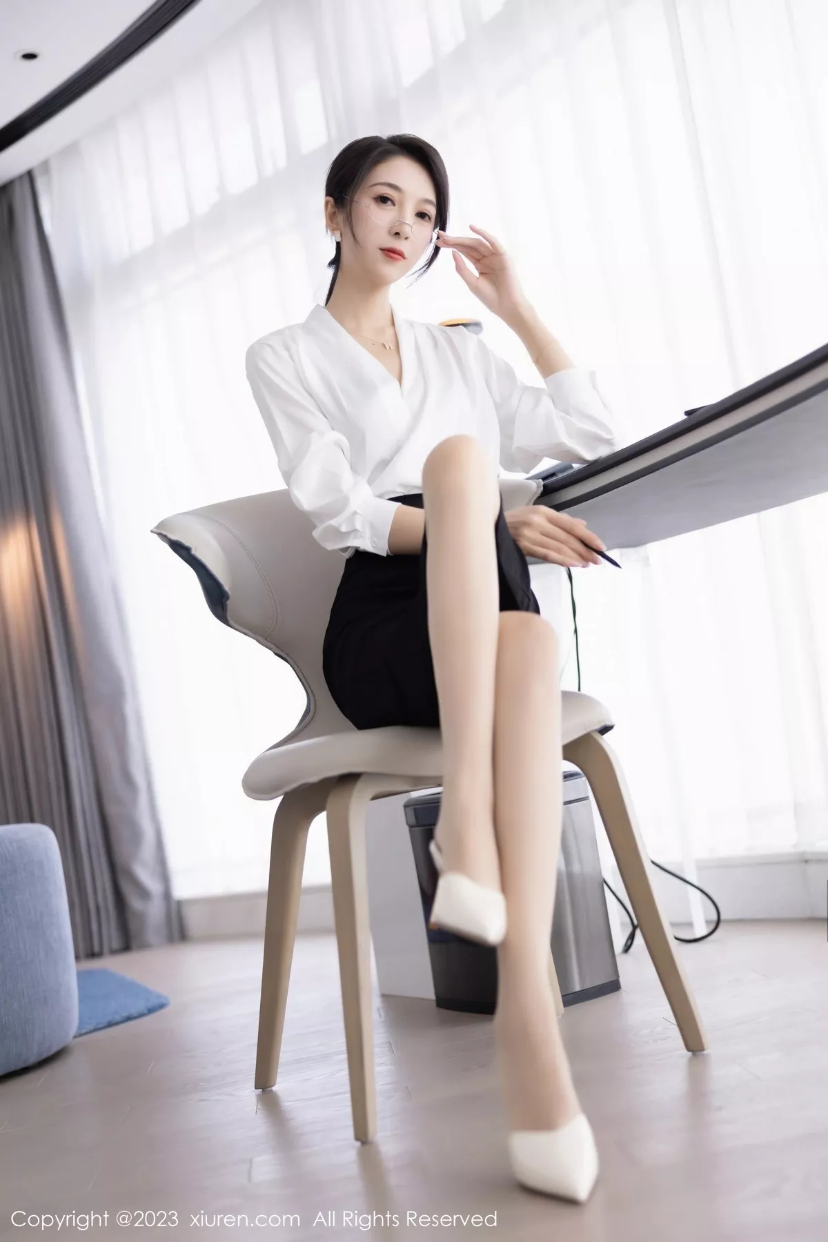 秀人集.com_[XiuRen秀人网]No.6439_模特林乐一性感白色上衣配黑短裙露黑色蕾丝内衣妩媚诱惑写真86P