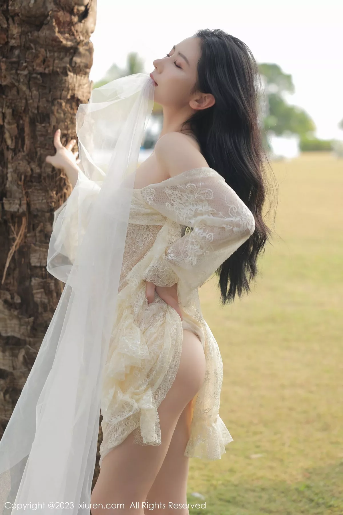 秀人集.com_[XiuRen秀人网]No.6303_模特尹甜甜海南旅拍性感白色蕾丝婚纱透视秀完美身材诱惑写真54P