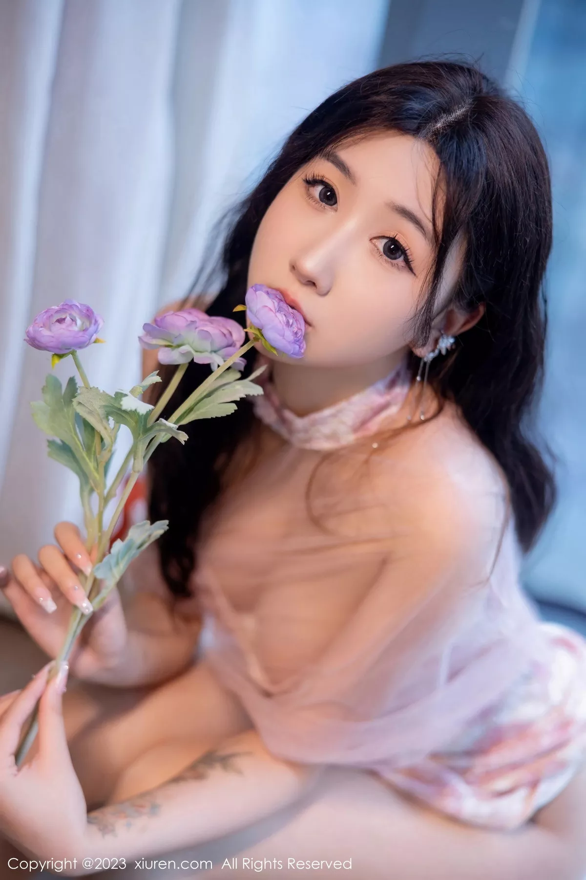 秀人集.com_[XiuRen秀人网]No.6313_模特江真真性感粉色露肩连衣短裙配超薄无内肉丝惹火诱惑写真76P