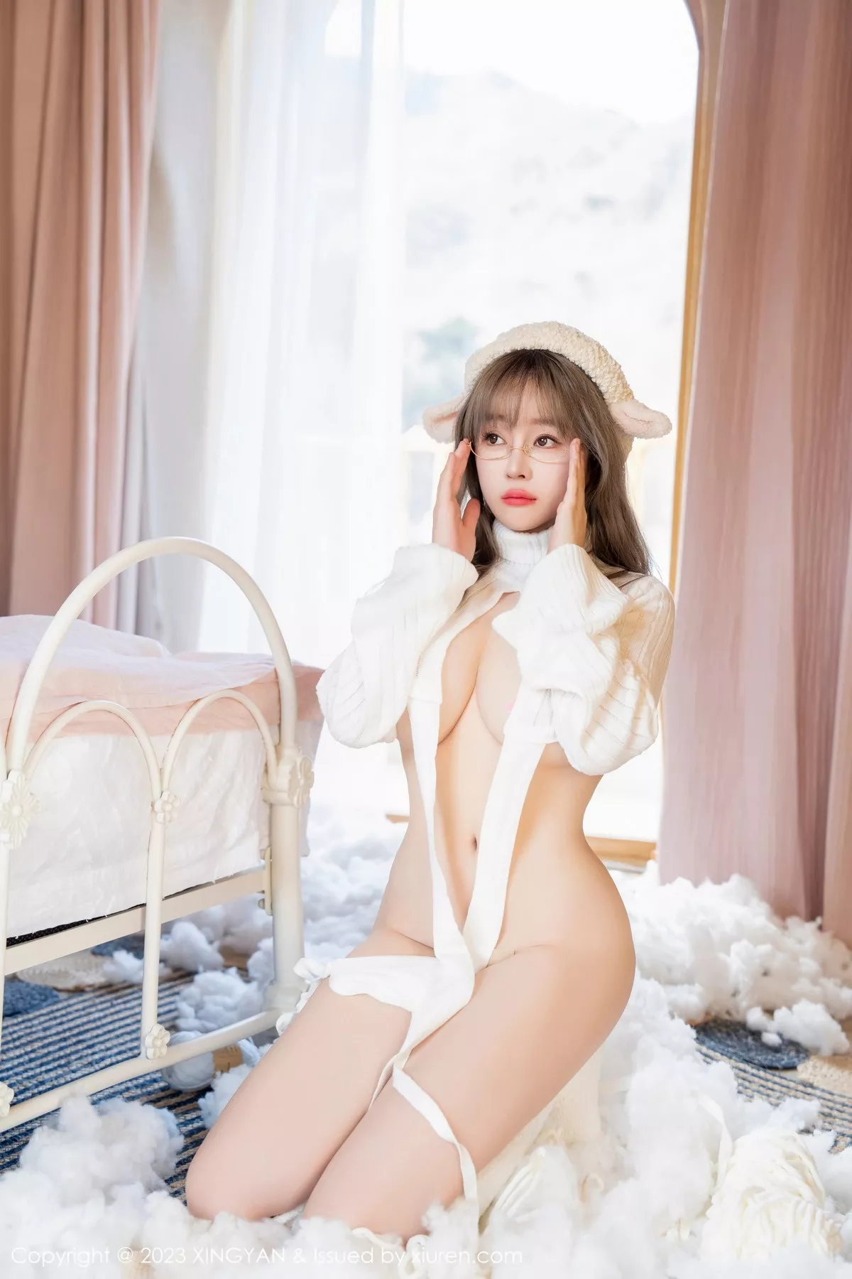 秀人集.com_[XINGYAN星颜社]VOL.175_女神王雨纯居家女友装扮性感白色真空服饰秀惹火身材诱惑写真80P