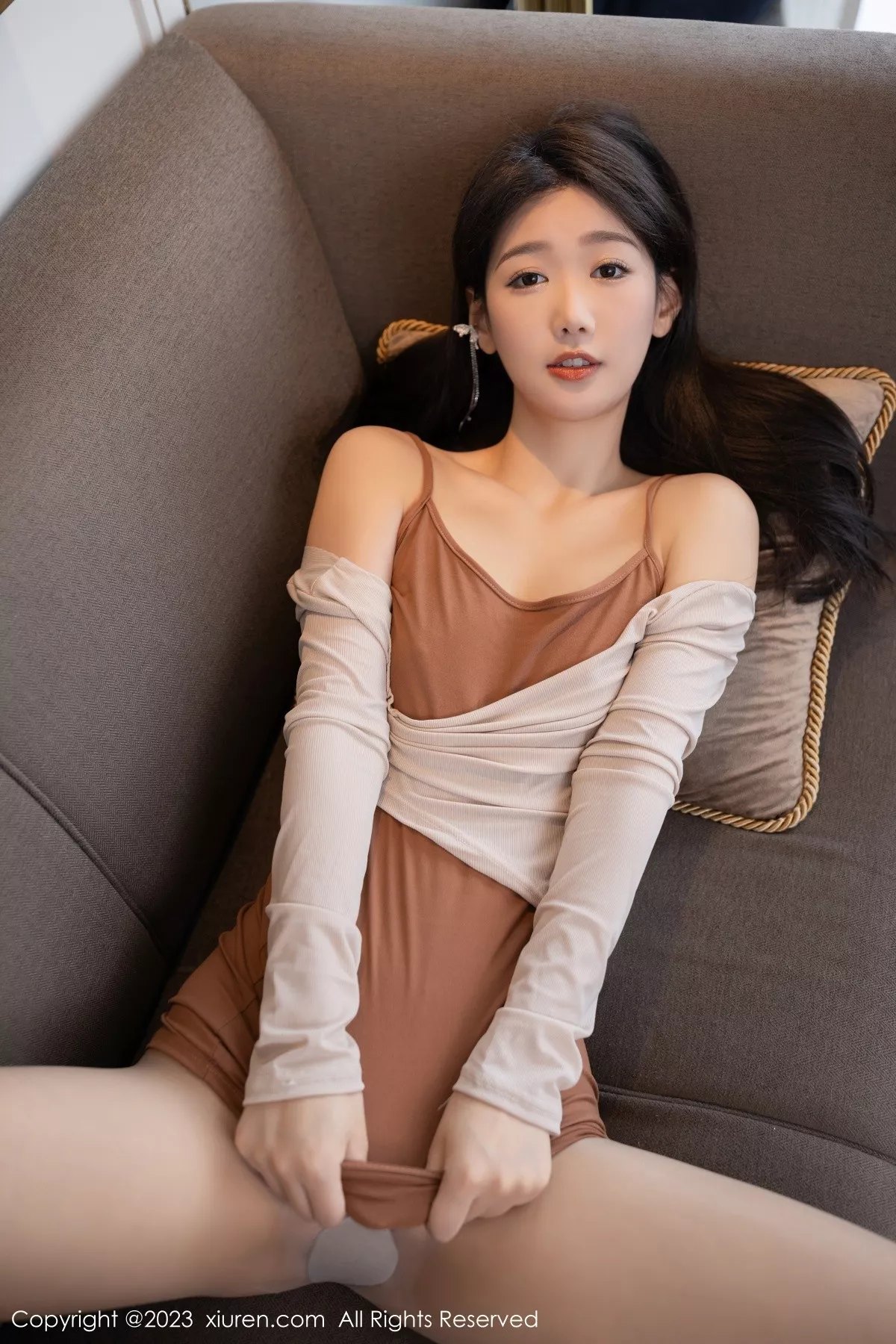 秀人集.com_[XiuRen秀人网]No.6481_模特唐安琪女友回家主题浅色上衣配超薄无内肉丝迷人诱惑写真82P