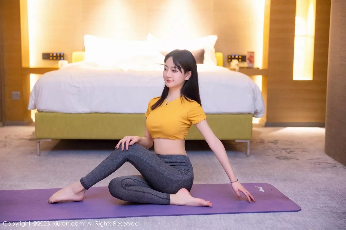秀人集.com_[XiuRen秀人网]No.6488_模特谢小蒽瑜伽运动主题黄色上衣配深灰紧身长裤撩人诱惑写真86P