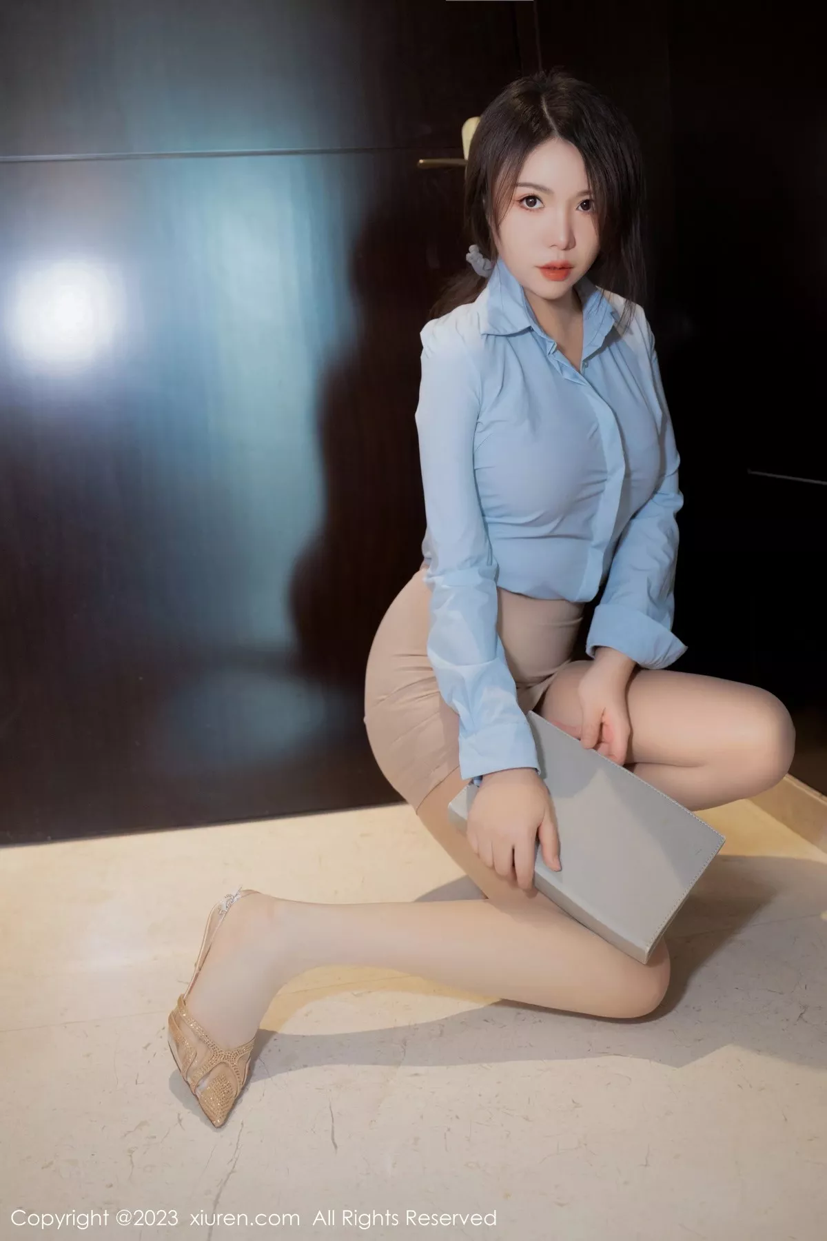 秀人集.com_[XiuRen秀人网]No.6482_模特雅雯办公室剧情性感蓝色衬衫配灰短裙秀完美身材诱惑写真59P