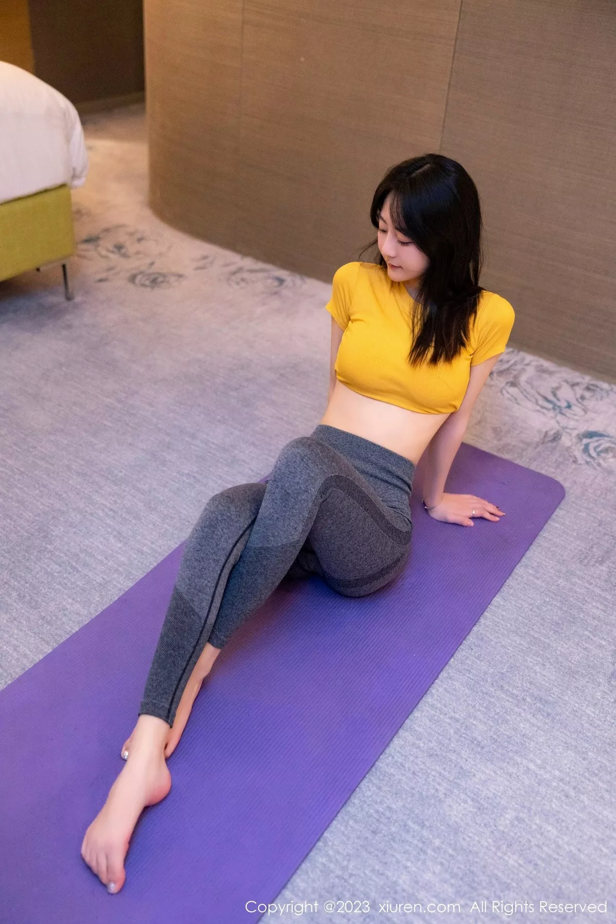 秀人集.com_[XiuRen秀人网]No.6488_模特谢小蒽瑜伽运动主题黄色上衣配深灰紧身长裤撩人诱惑写真86P