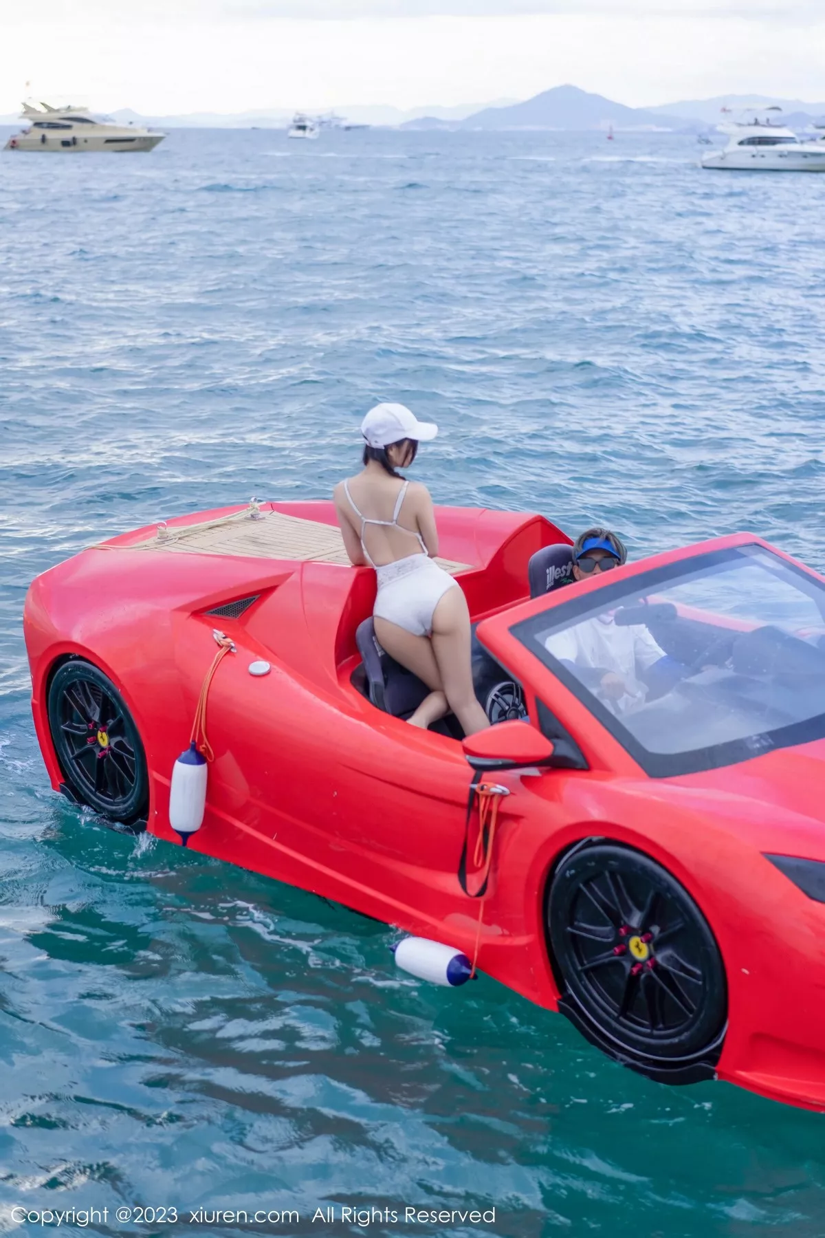 秀人集.com_[XiuRen秀人网]No.6508_模特laura阿姣游艇场景性感露肩连身裙秀曼妙身姿惹火诱惑写真67P