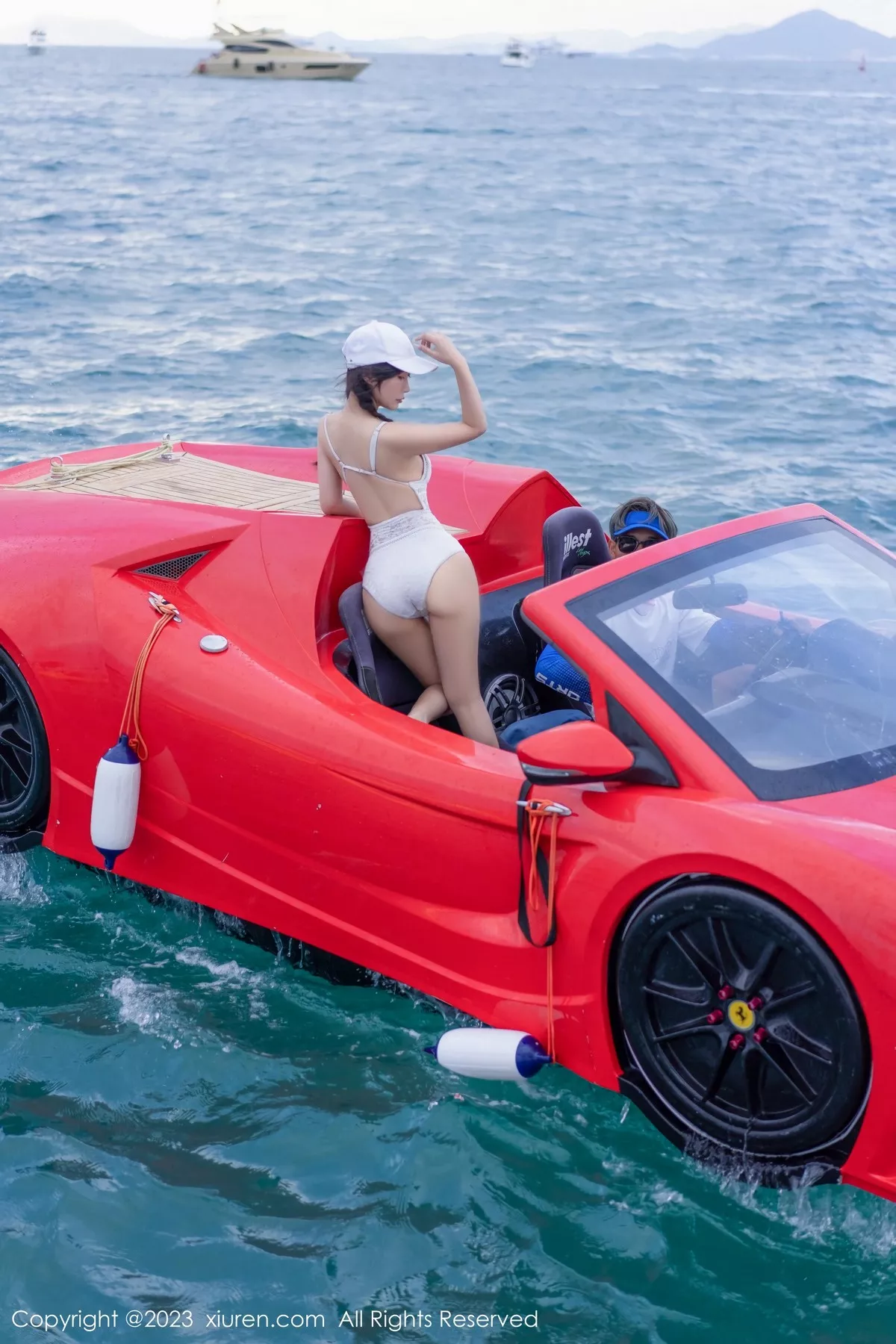 秀人集.com_[XiuRen秀人网]No.6508_模特laura阿姣游艇场景性感露肩连身裙秀曼妙身姿惹火诱惑写真67P