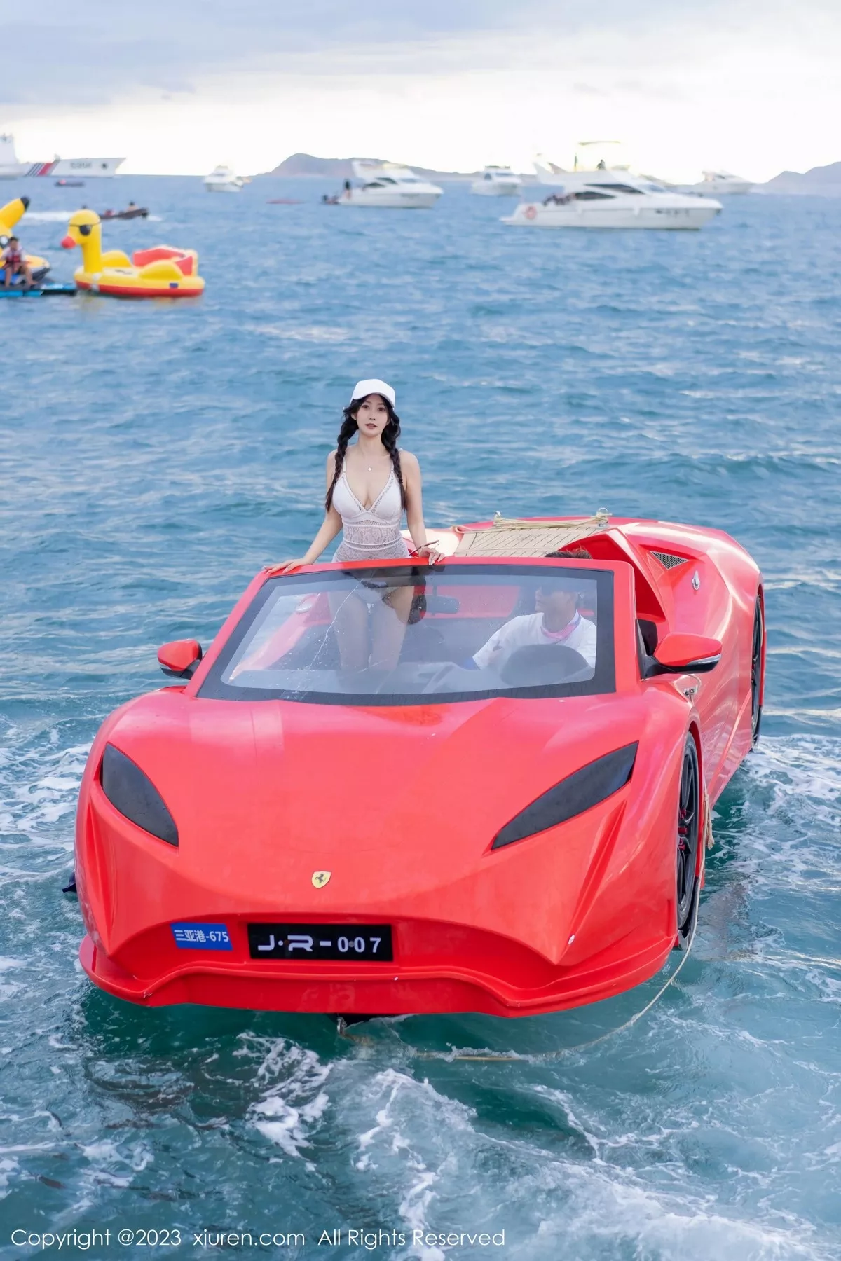 秀人集.com_[XiuRen秀人网]No.6508_模特laura阿姣游艇场景性感露肩连身裙秀曼妙身姿惹火诱惑写真67P