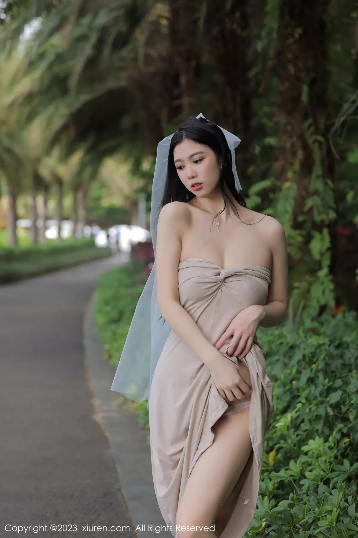 秀人集.com_[XiuRen秀人网]No.6513_模特李雅柔182CM性感杏色吊带长裙露蕾丝内裤秀美腿诱惑写真55P