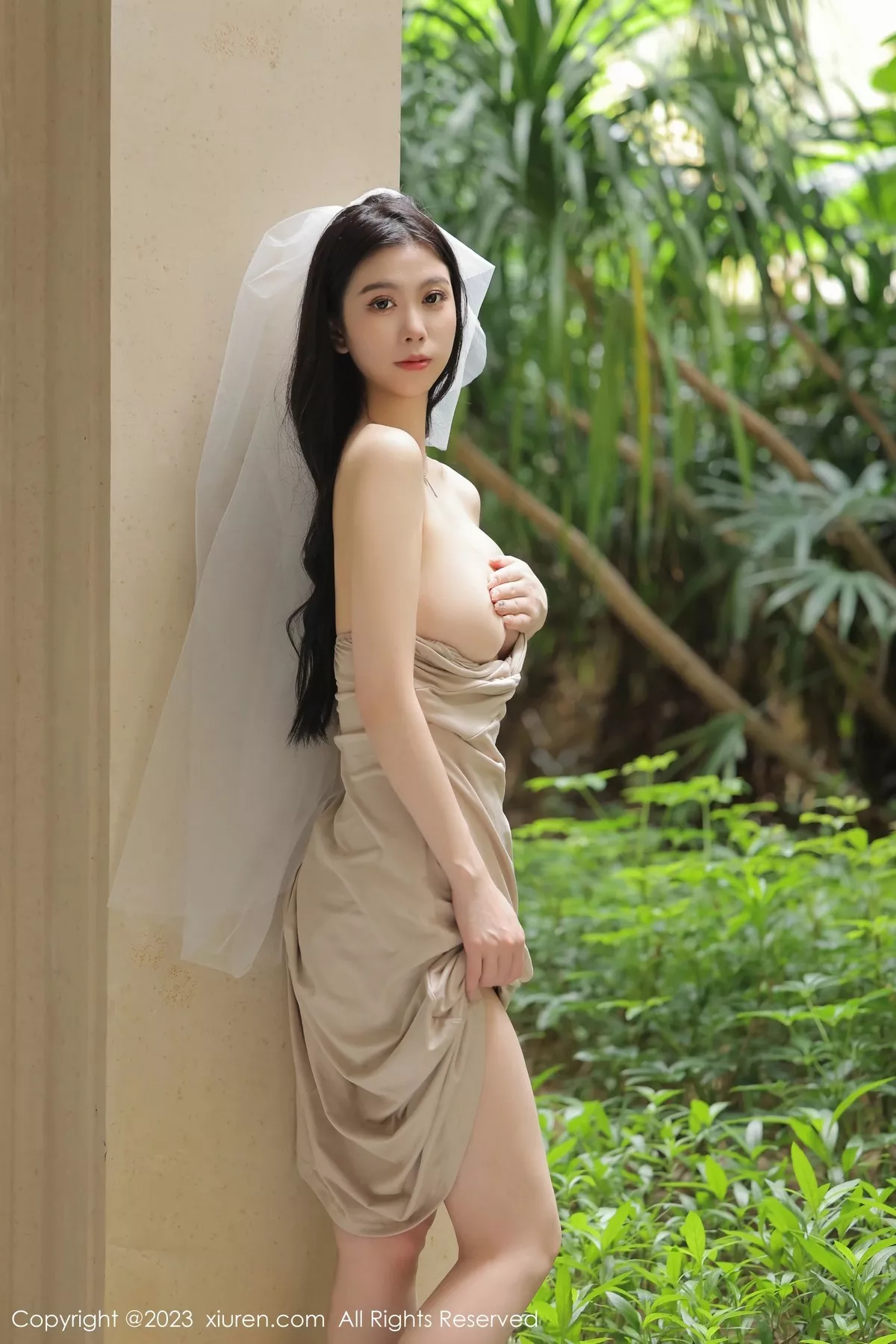 秀人集.com_[XiuRen秀人网]No.6513_模特李雅柔182CM性感杏色吊带长裙露蕾丝内裤秀美腿诱惑写真55P