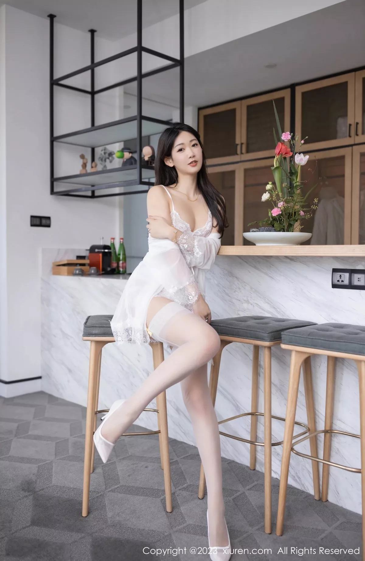 秀人集.com_[XiuRen秀人网]No.6518_模特唐安琪性感白色蕾丝吊带睡衣配白丝吊袜秀曼妙身姿诱惑写真82P