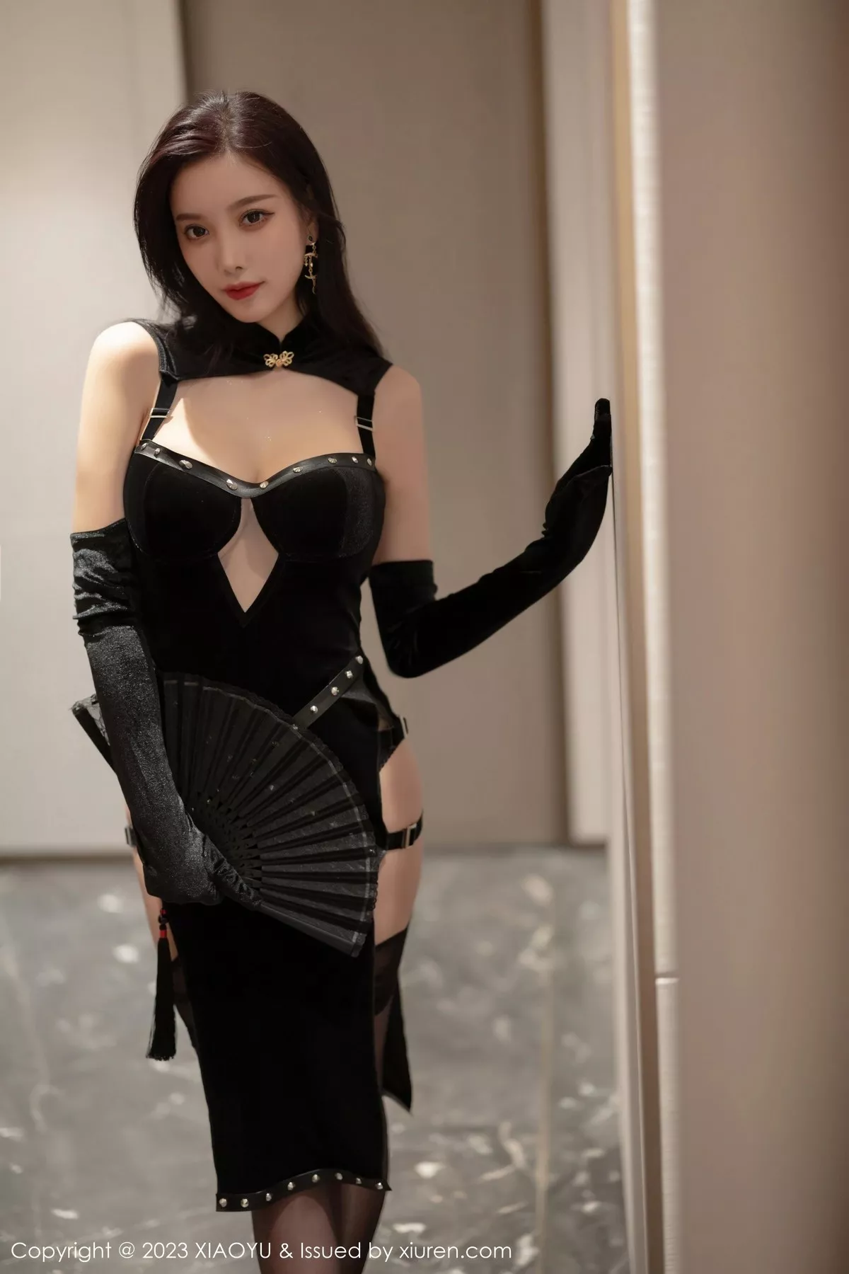 秀人集.com_[XiaoYu画语界]Vol.1002_女神杨晨晨Yome性感黑色情趣服配黑丝吊袜秀完美身材诱惑写真82P