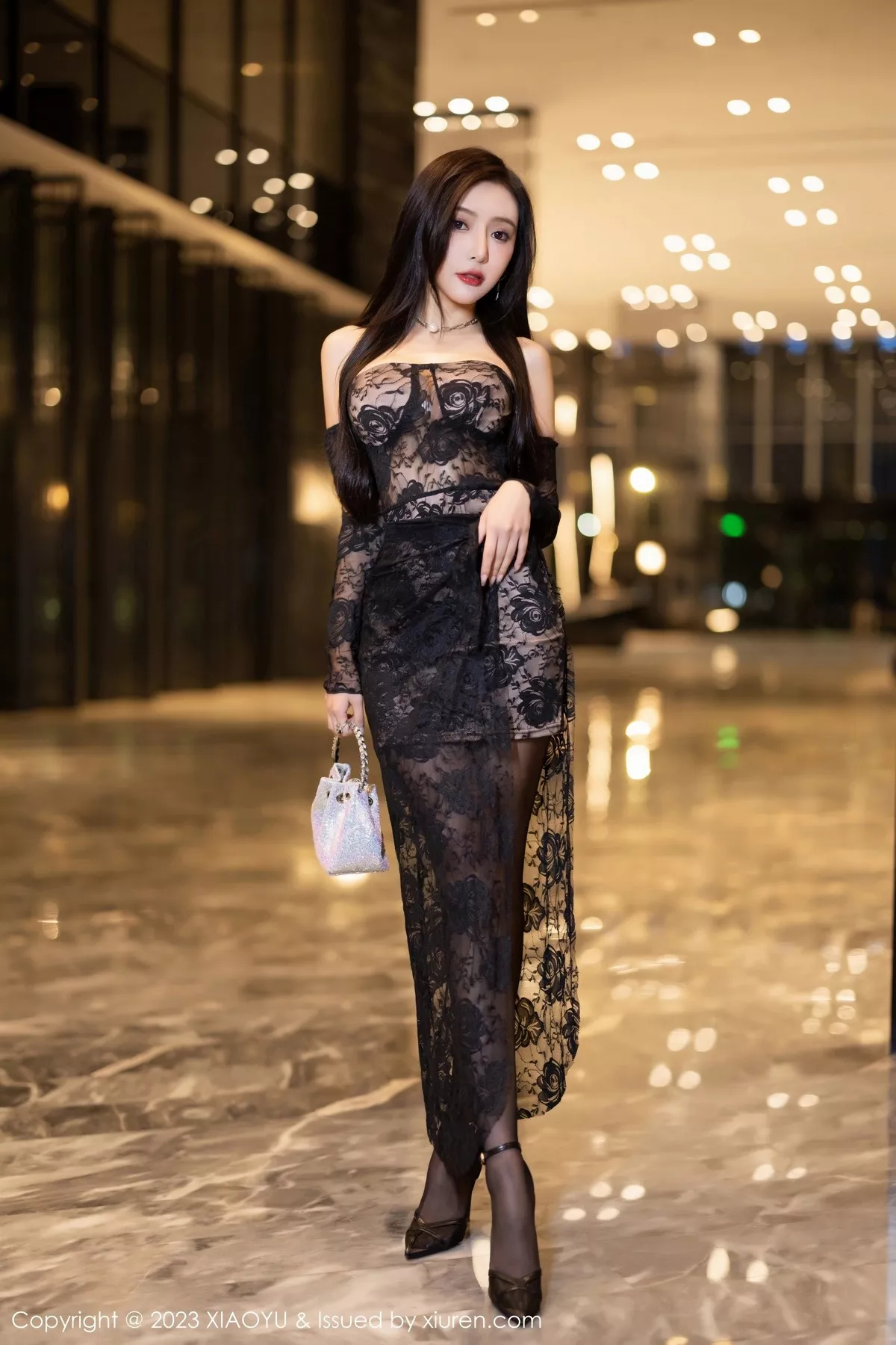 秀人集.com_[XiaoYu画语界]Vol.1003_女神王馨瑶yanni黑色蕾丝薄纱裙配开档黑丝秀曼妙身姿诱惑写真91P