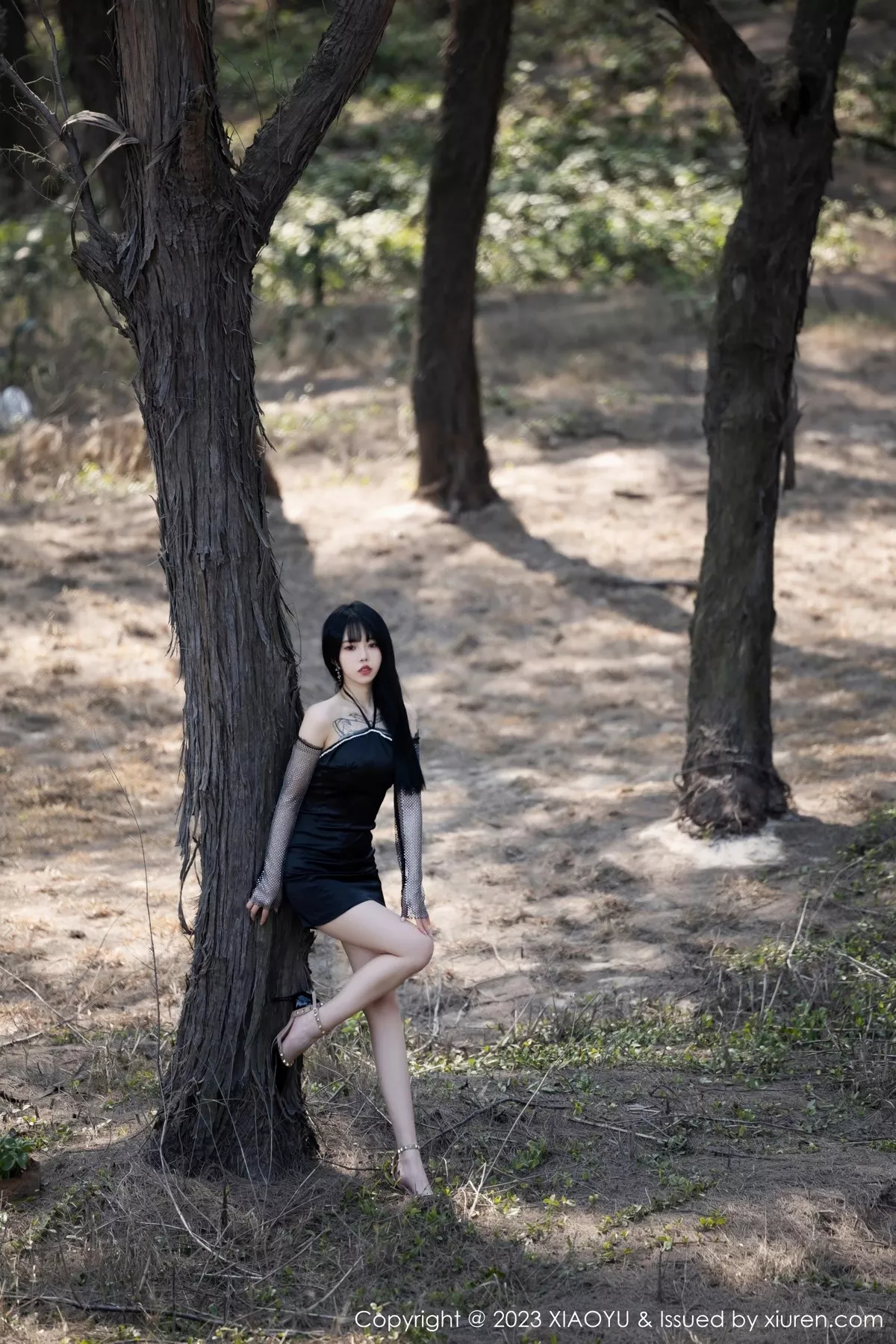 秀人集.com_[XiaoYu画语界]Vol.1006_模特奶瓶黑色连身短裙+性感蓝色蕾丝内衣秀曼妙身姿诱惑写真103P