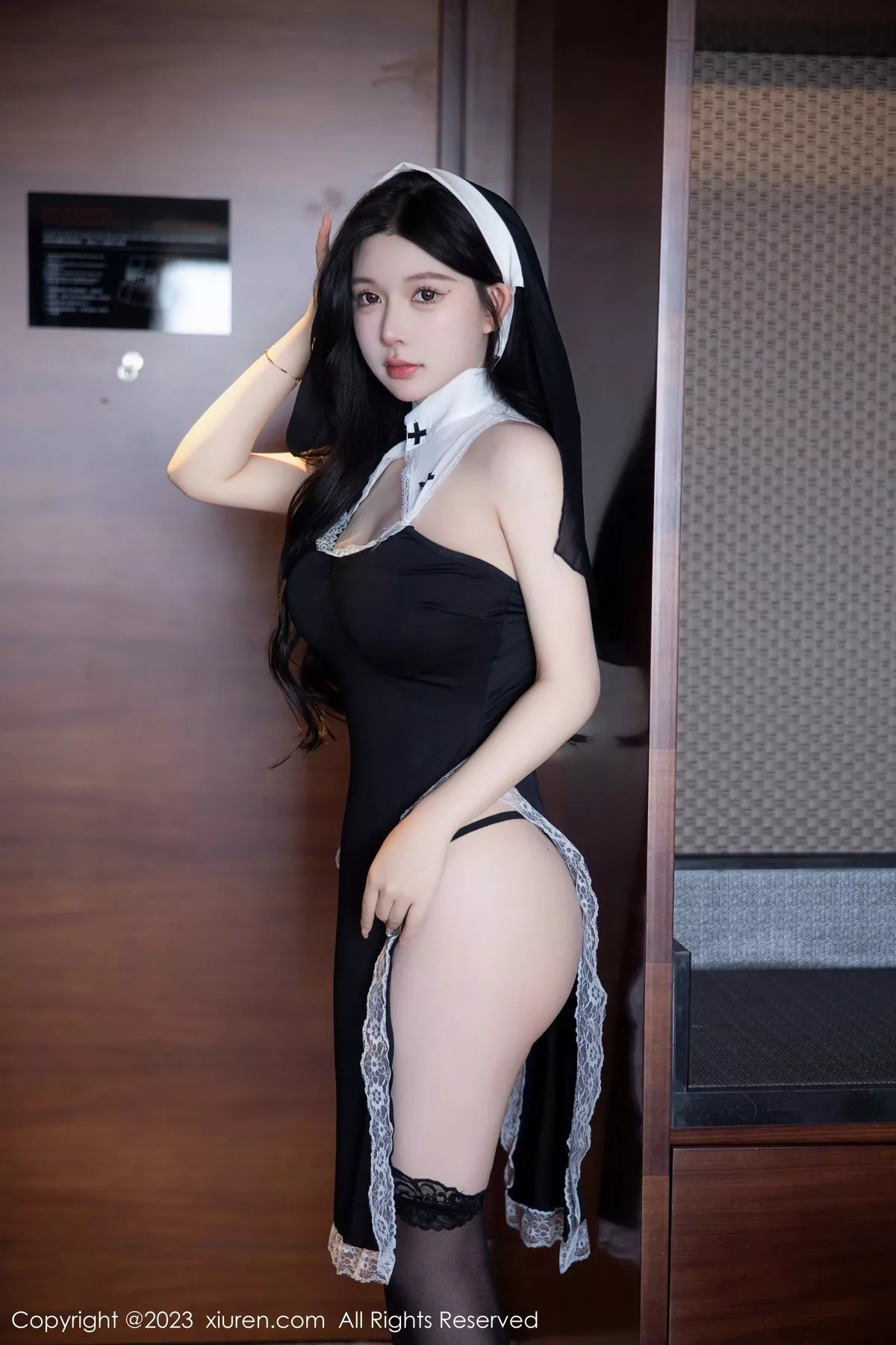 秀人集.com_[XiuRen秀人网]No.6577_模特林珊珊性感黑色修女服配超薄黑丝半脱秀曼妙身姿诱惑写真86P